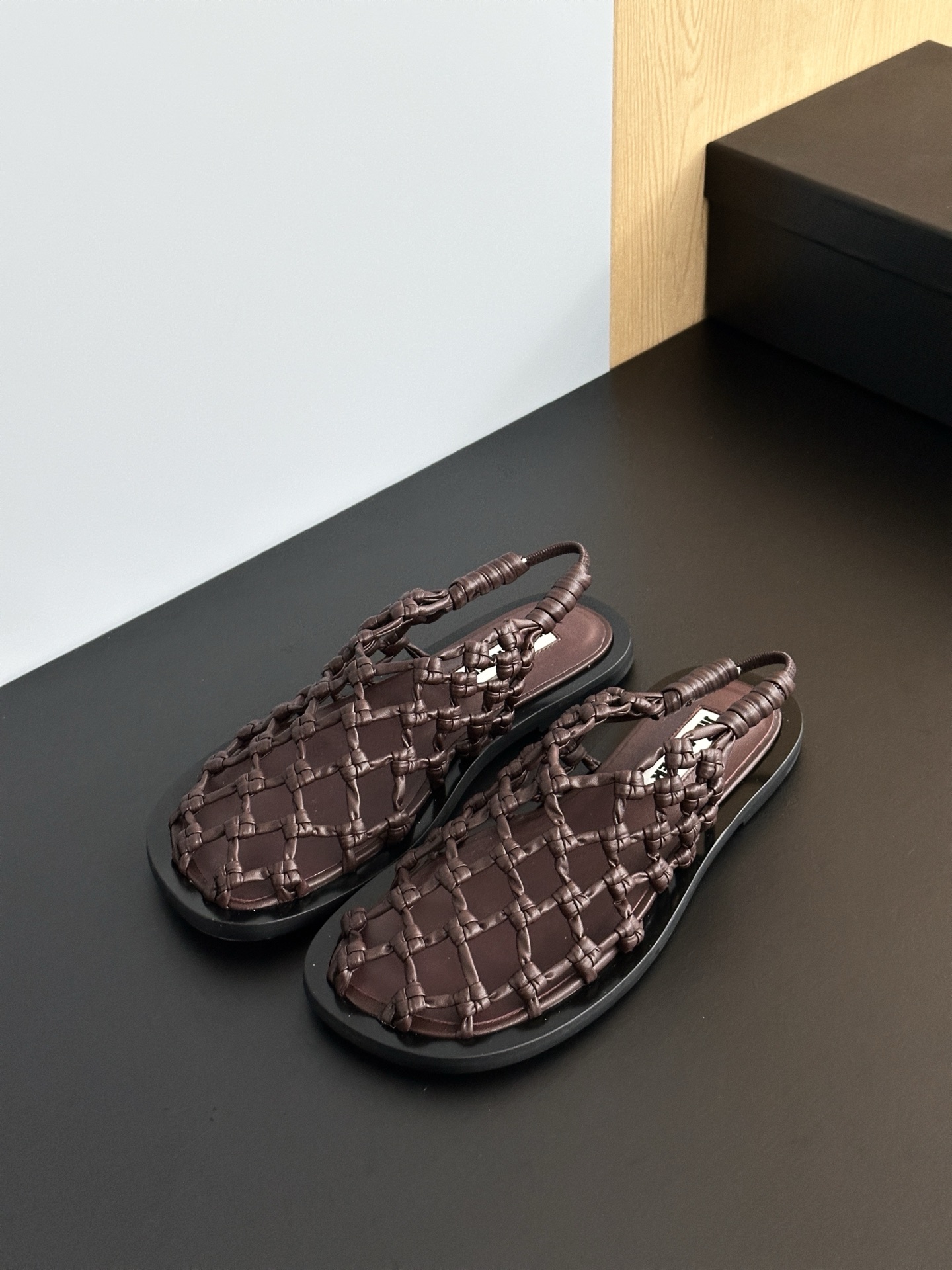 Stylish Crochet Sandals with Soft Sheep Knit and Real Leather Bottoms – Update 25s - 图片 6