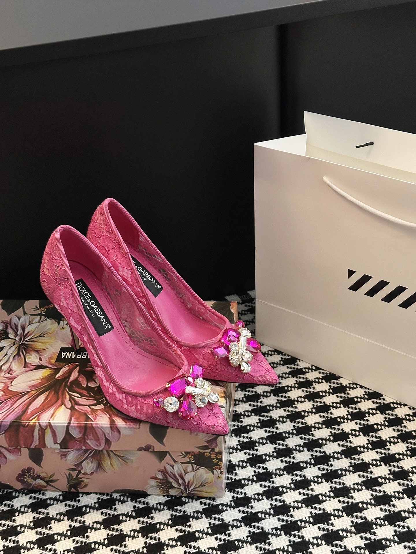 Dolce & Gabbana Shoes: Romantic Ambitions of Sicily in Every Detail - 图片 1