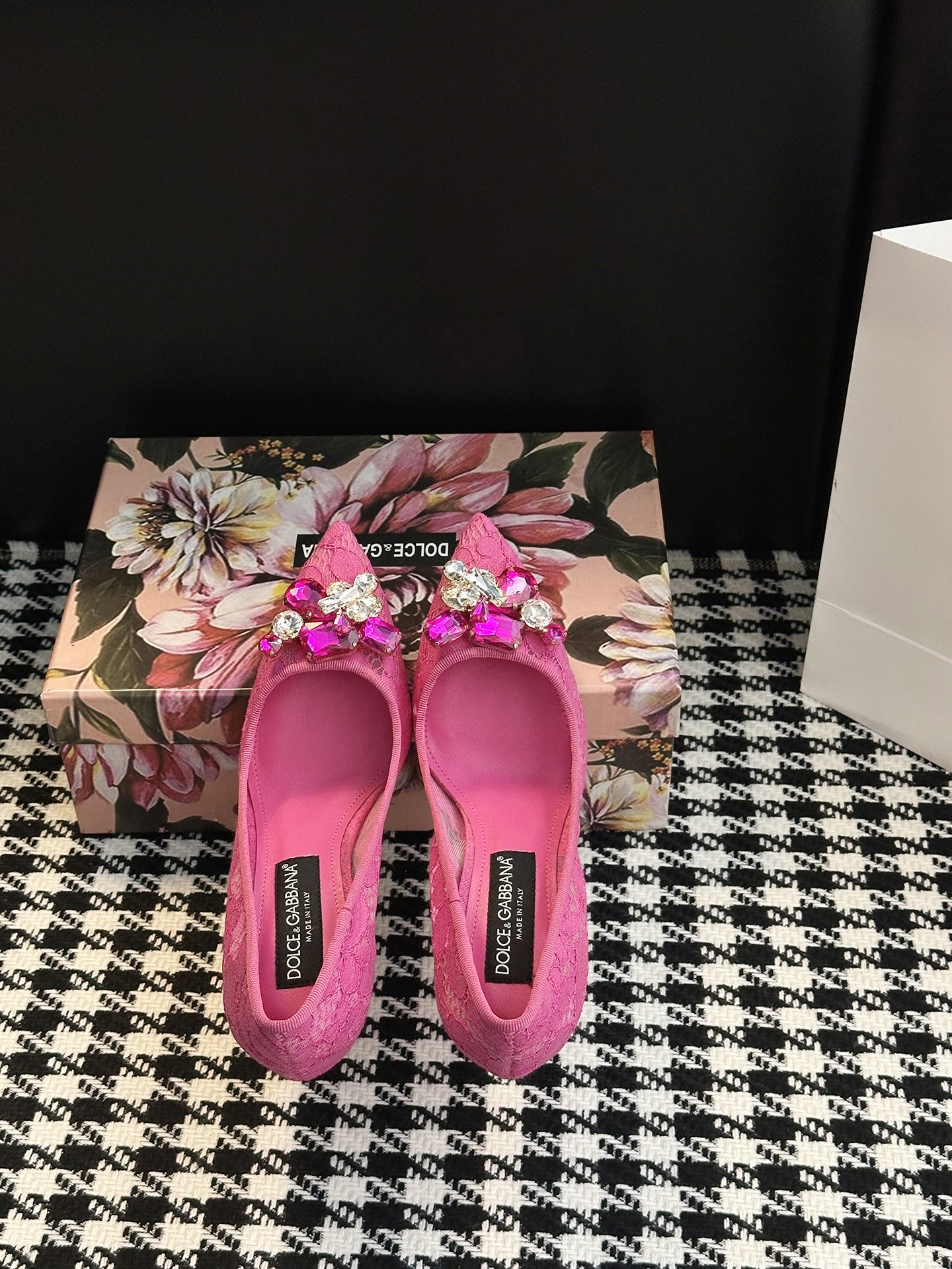Dolce & Gabbana Shoes: Romantic Ambitions of Sicily in Every Detail - 图片 3