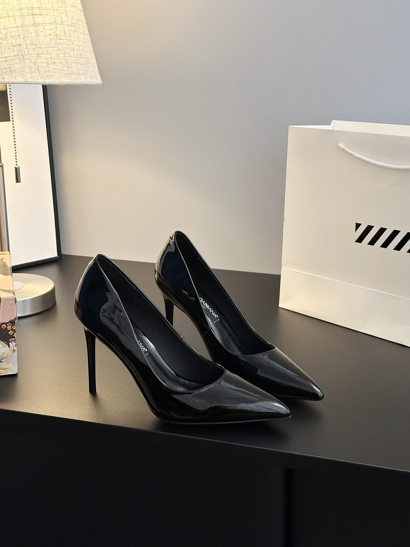 Dolce & Gabbana Shoes: Sharp Elegance, Timeless Classics, Premium Quality - 图片 1