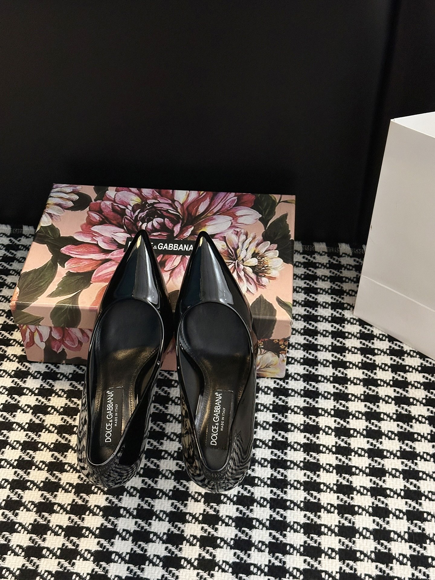 Dolce & Gabbana Shoes: Sharp Elegance, Timeless Classics, Premium Quality - 图片 4