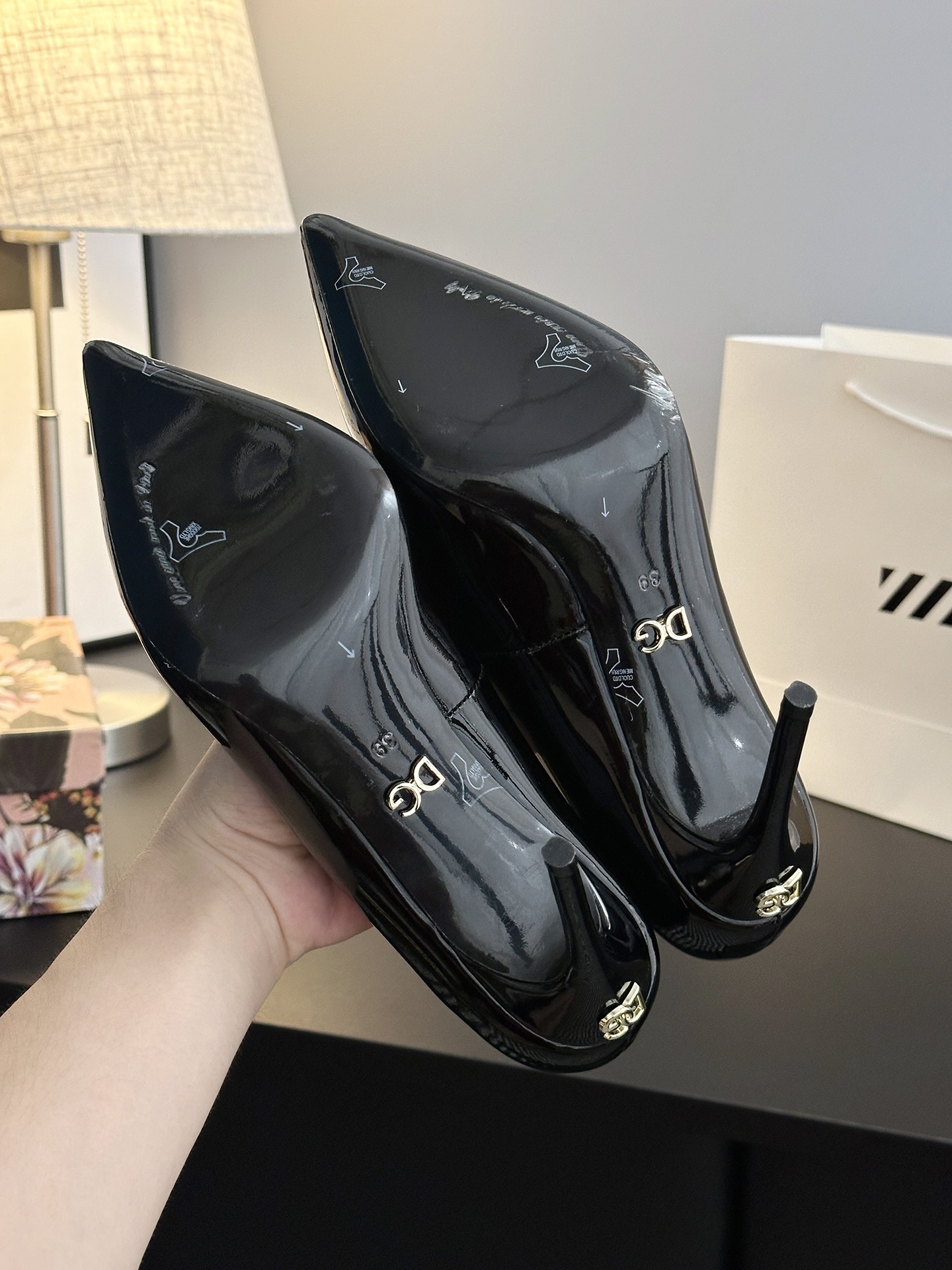 Dolce & Gabbana Shoes: Sharp Elegance, Timeless Classics, Premium Quality - 图片 9