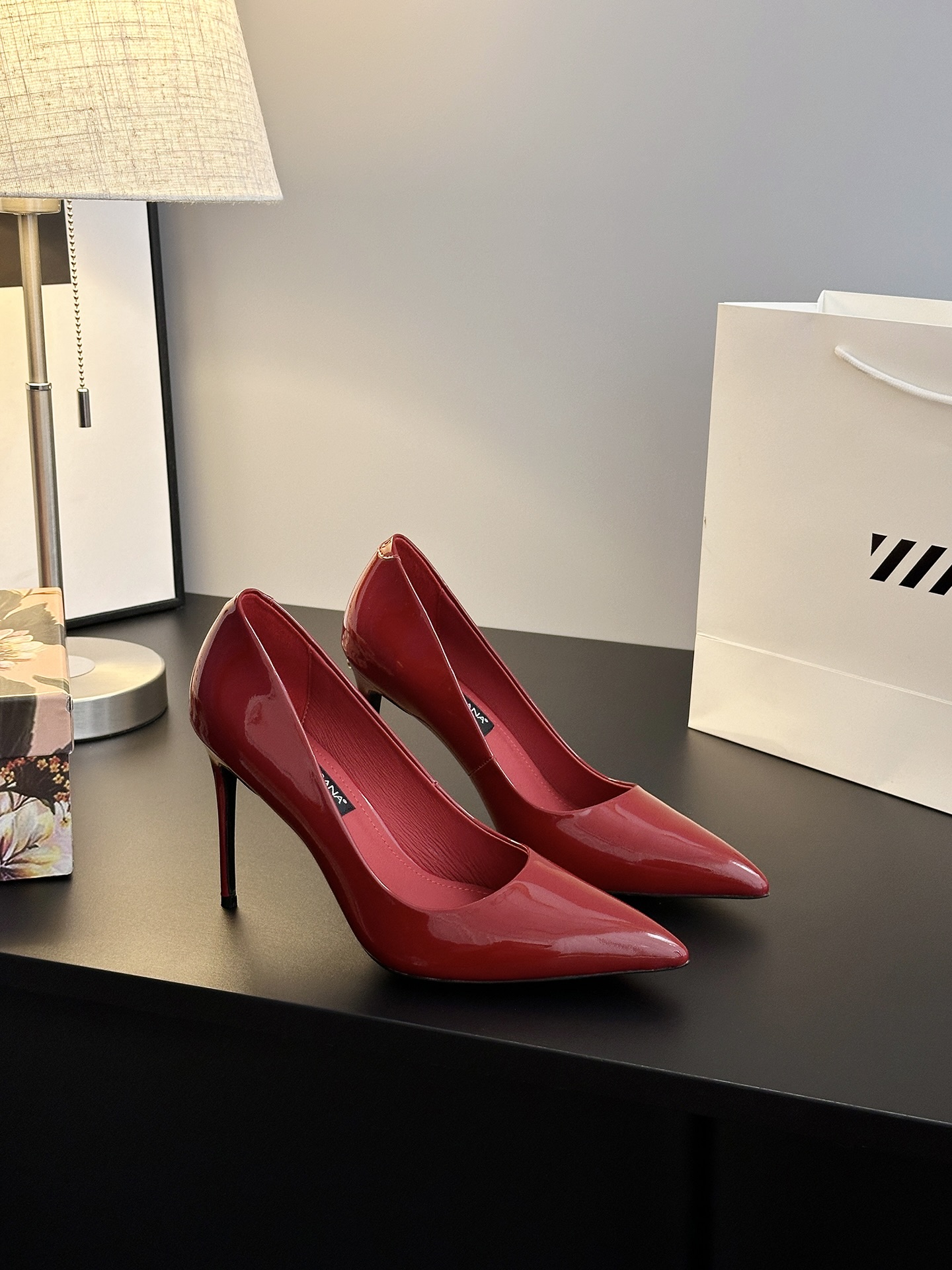 Dolce & Gabbana Shoes: Elegant, Sharp, Timeless. - 图片 1