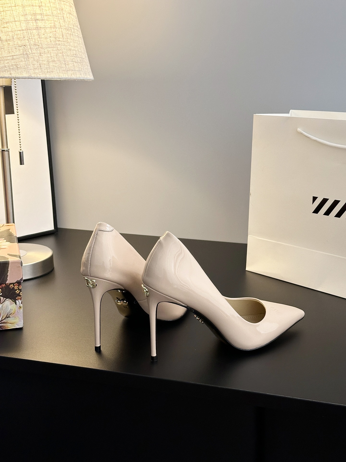 Dolce & Gabbana Shoes: Elegance, Sharpness, and Timeless Style - 图片 2