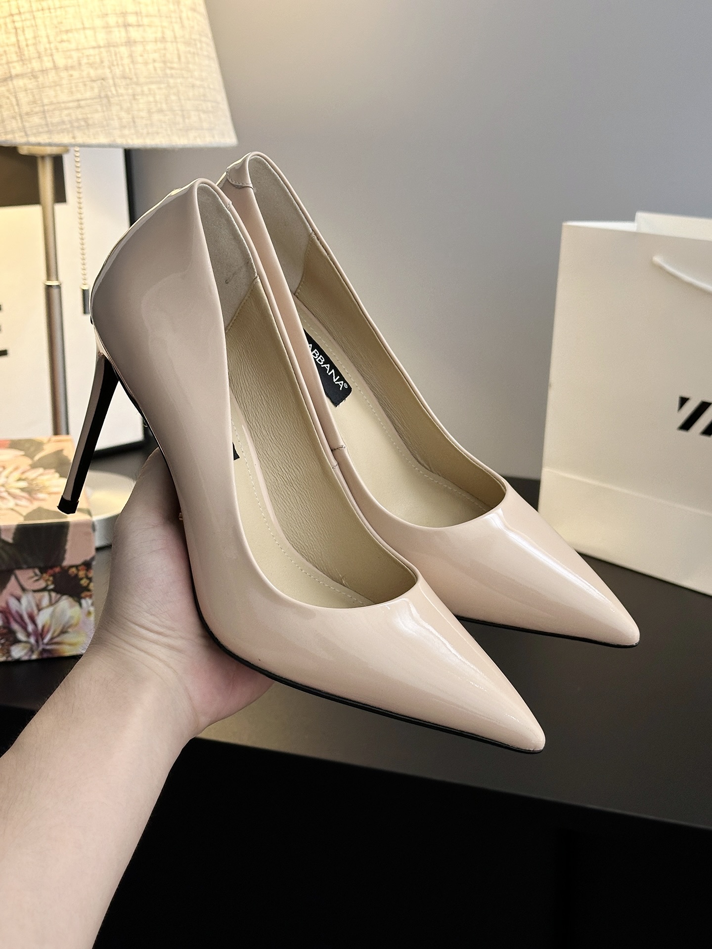 Dolce & Gabbana Shoes: Elegance, Sharpness, and Timeless Style - 图片 3