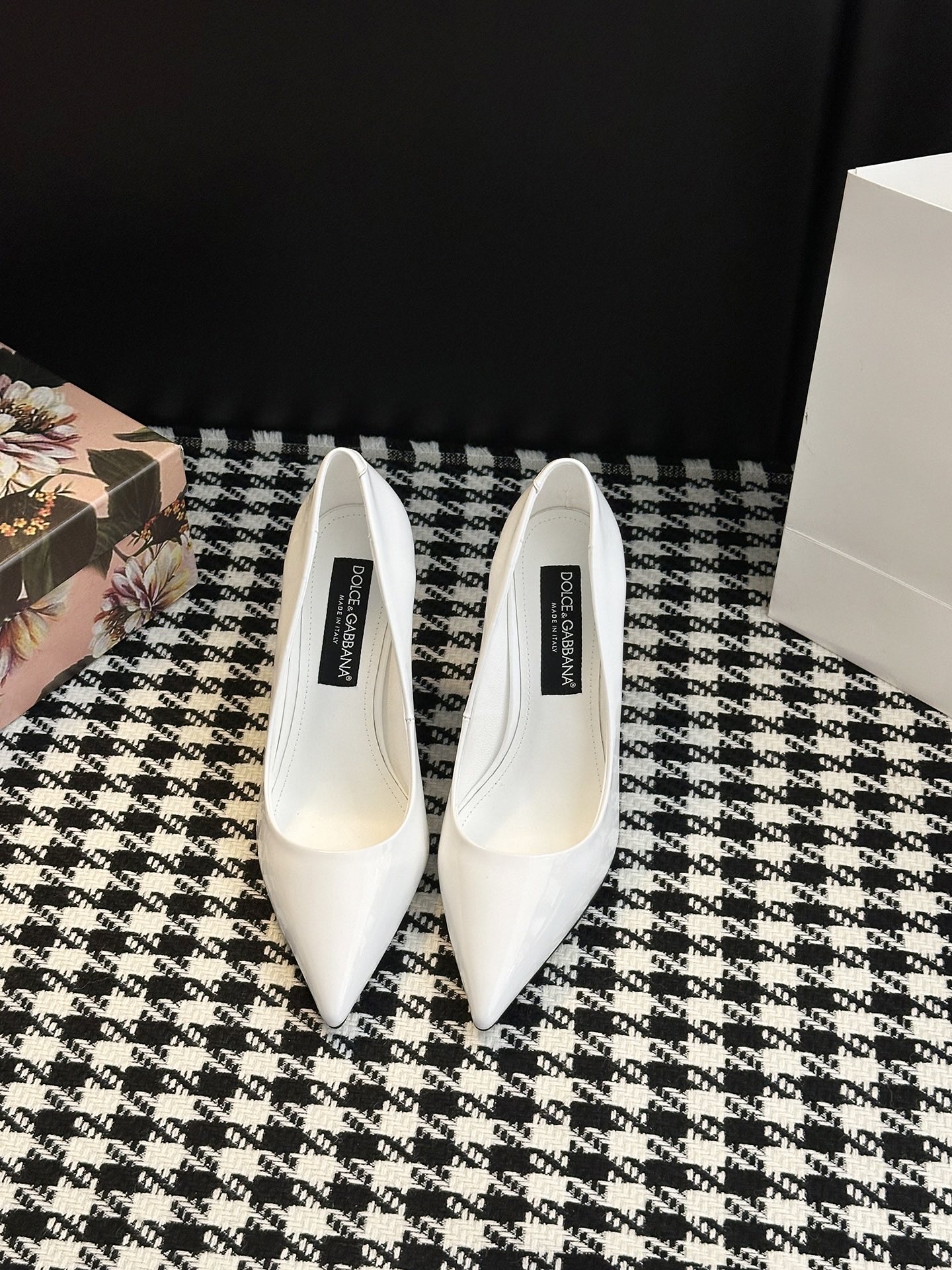 Dolce & Gabbana Shoes: Elegant, Sharp, and Timeless High Heels for Every Occasion - 图片 9
