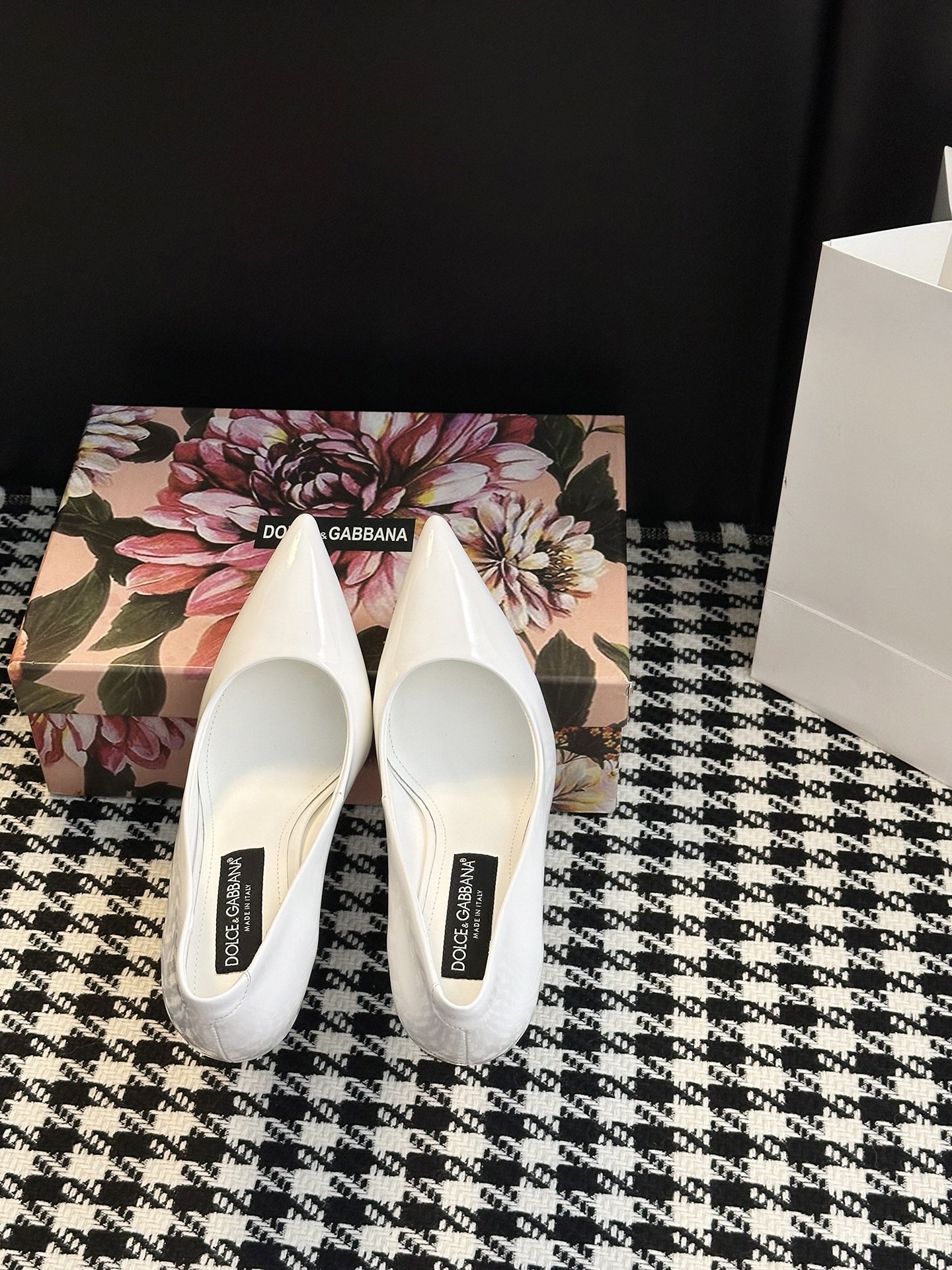 Dolce & Gabbana Shoes: Elegant, Sharp, and Timeless High Heels for Every Occasion - 图片 2