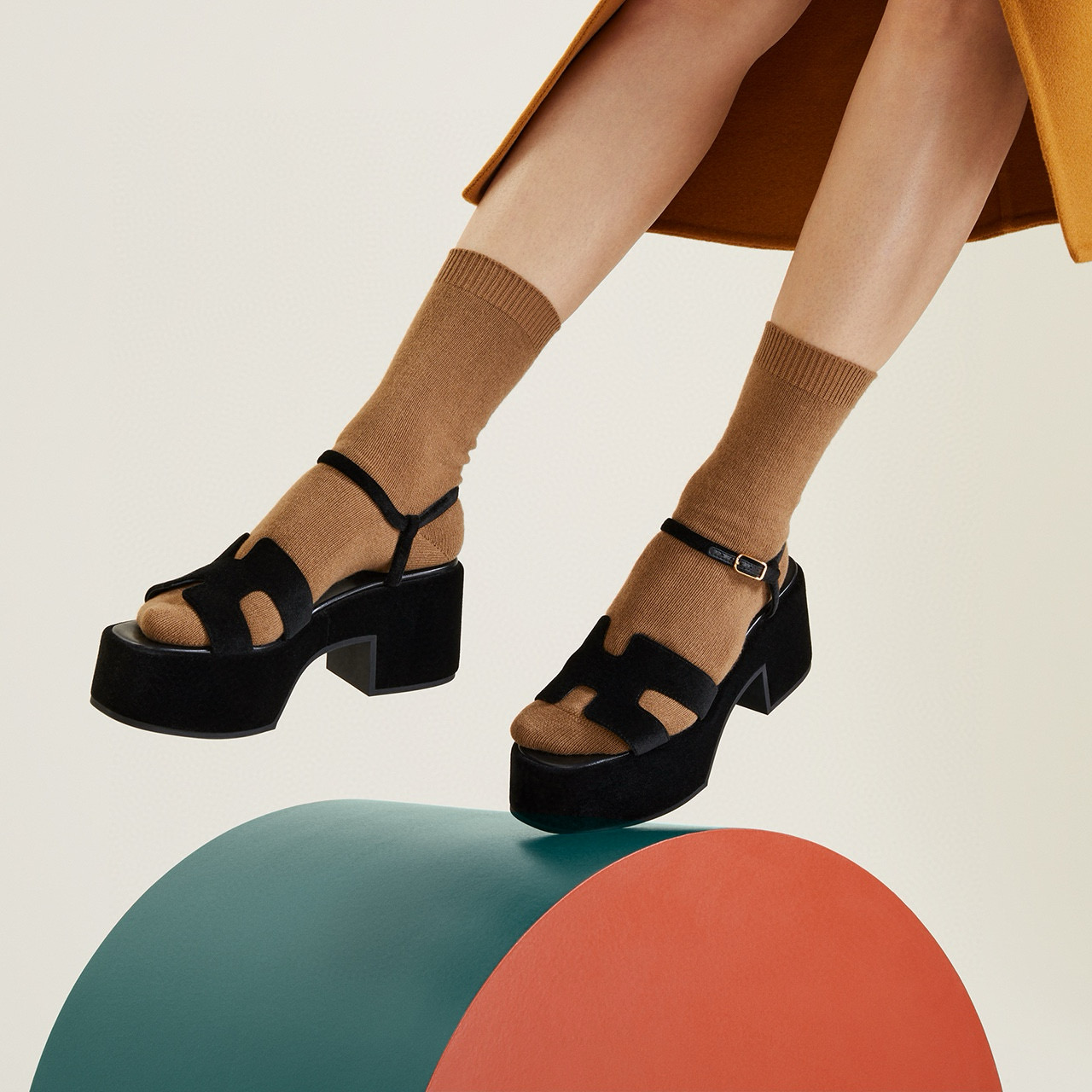 NO:232902,The latest official website H-style new H-type waterproof platform thick-soled sponge cake sandals, split-toe shoes, sandals19860909官网最新款  H家新款H型防水台厚底松糕凉鞋,分趾鞋,sandals,Women's Shoes