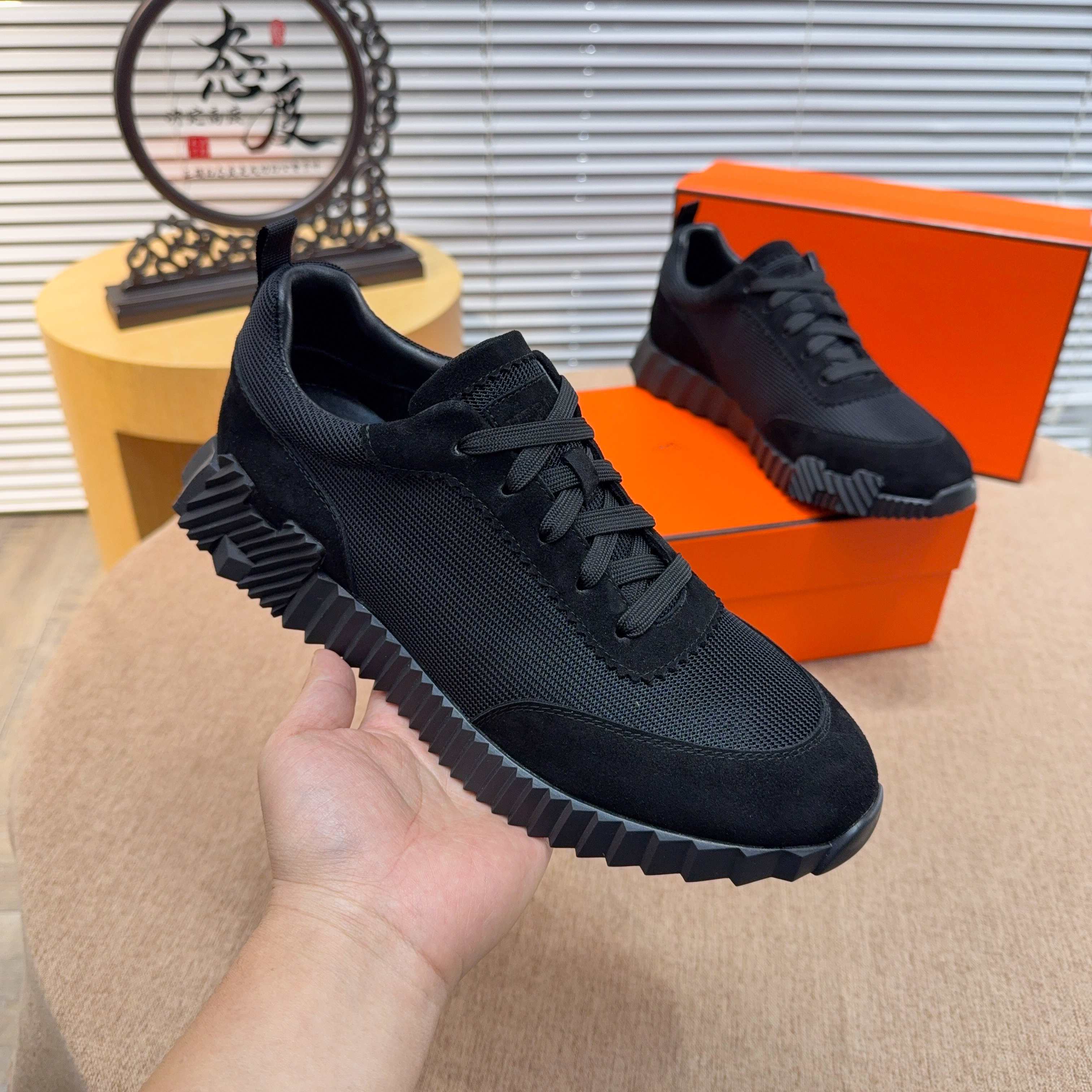 出厂价280【【爱马仕 HERMES】】（高端)  新款🍀 HERMES——顶级版本！选用进口原版牛皮，内里头层舒适！原版耐磨橡胶发泡大底！高品质精品！码数38-45（45定做)