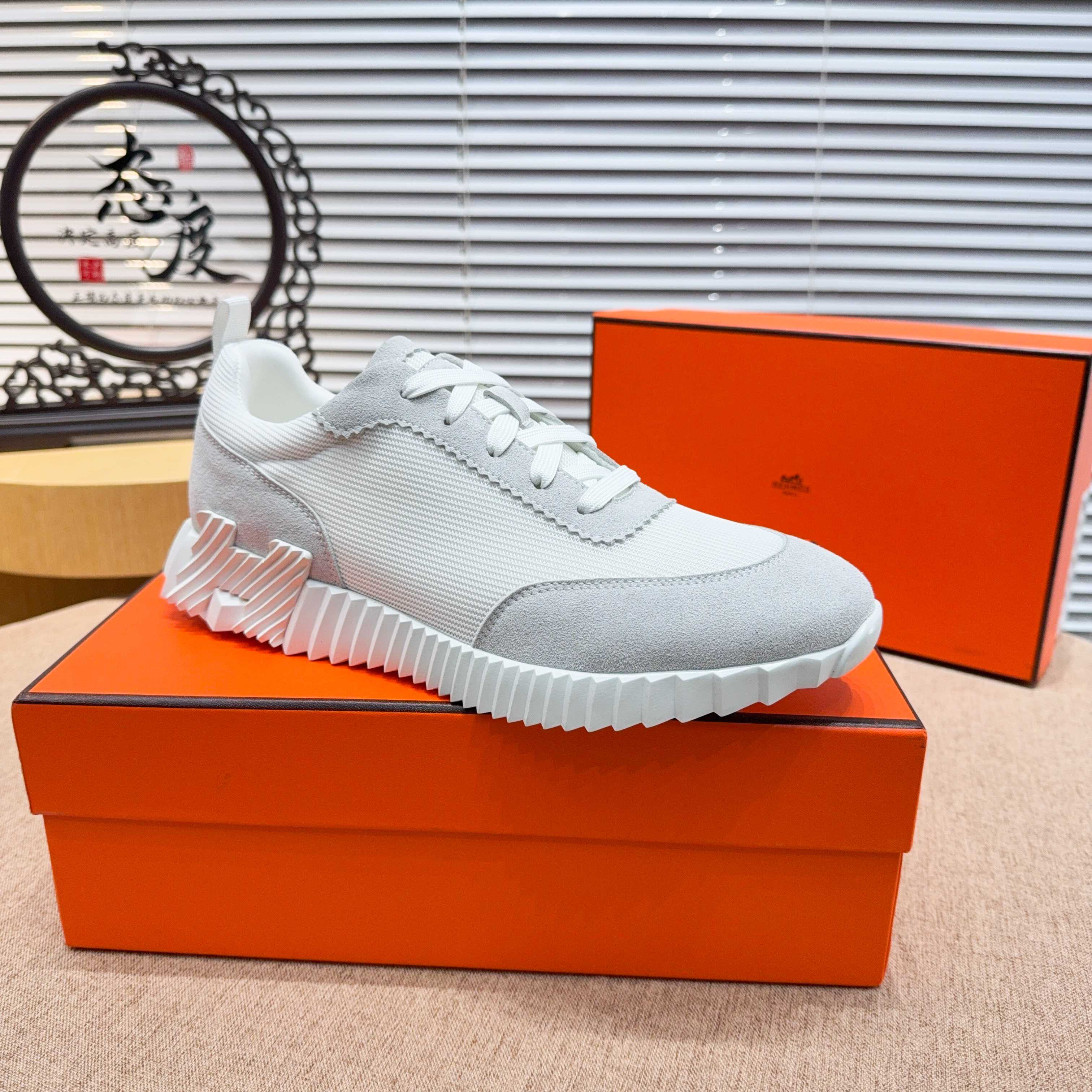 出厂价280【【爱马仕 HERMES】】（高端)  新款🍀 HERMES——顶级版本！选用进口原版牛皮，内里头层舒适！原版耐磨橡胶发泡大底！高品质精品！码数38-45（45定做)