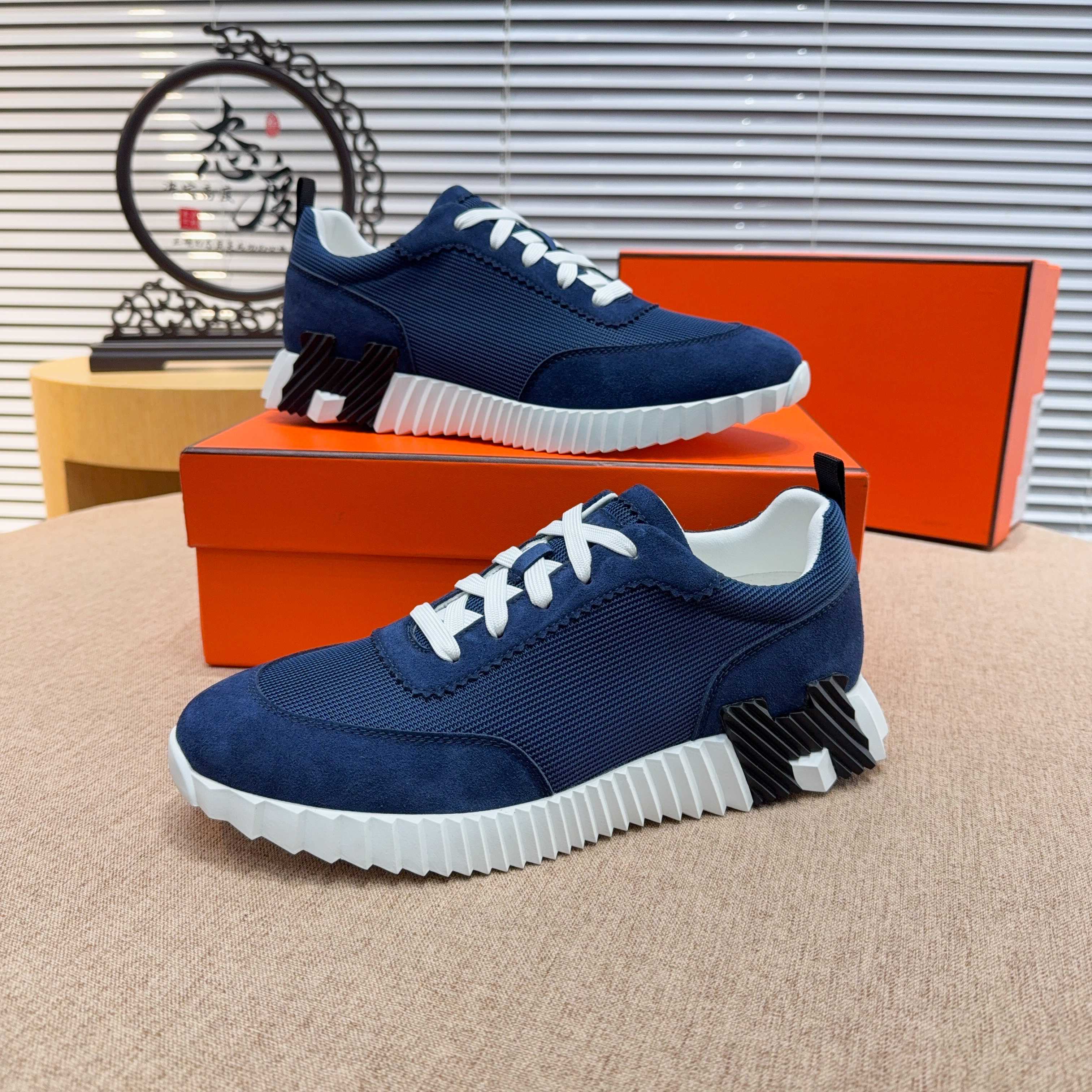 出厂价280【【爱马仕 HERMES】】（高端)  新款🍀 HERMES——顶级版本！选用进口原版牛皮，内里头层舒适！原版耐磨橡胶发泡大底！高品质精品！码数38-45（45定做)