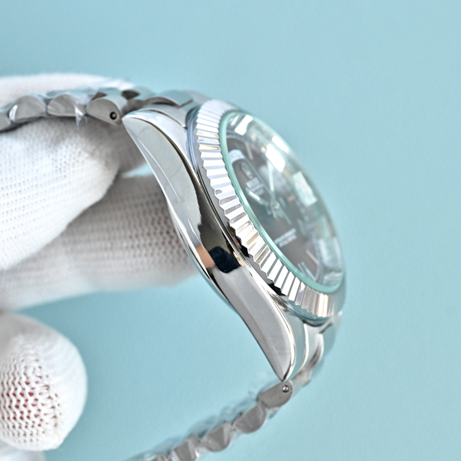 ❤️250包邮/原单代购级别
劳力士速卖通爆款日志双历防机械走时石英表实心钢带三度防水