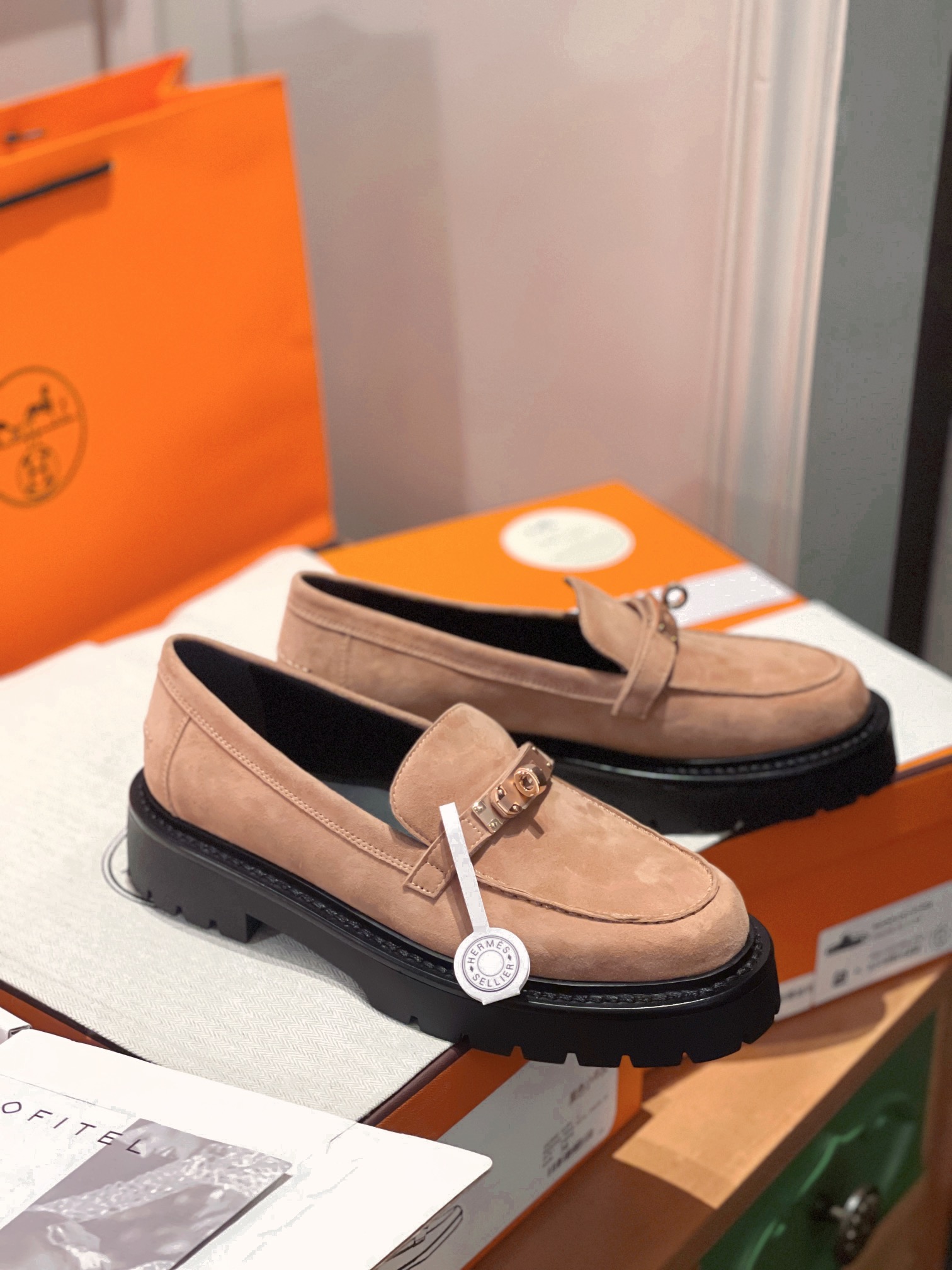 Hermes LCoNe Loafers: Classic Style with Kelly Buckle & Premium Leather 5 i1730971787 9224 2