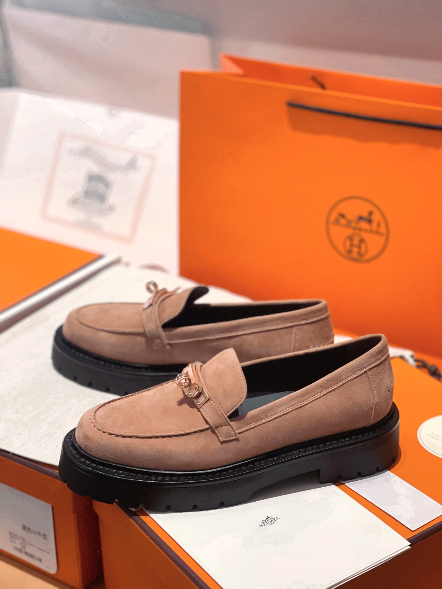 Hermes LCoNe Loafers: Classic Style with Kelly Buckle & Premium Leather 4 i1730971788 9464 6