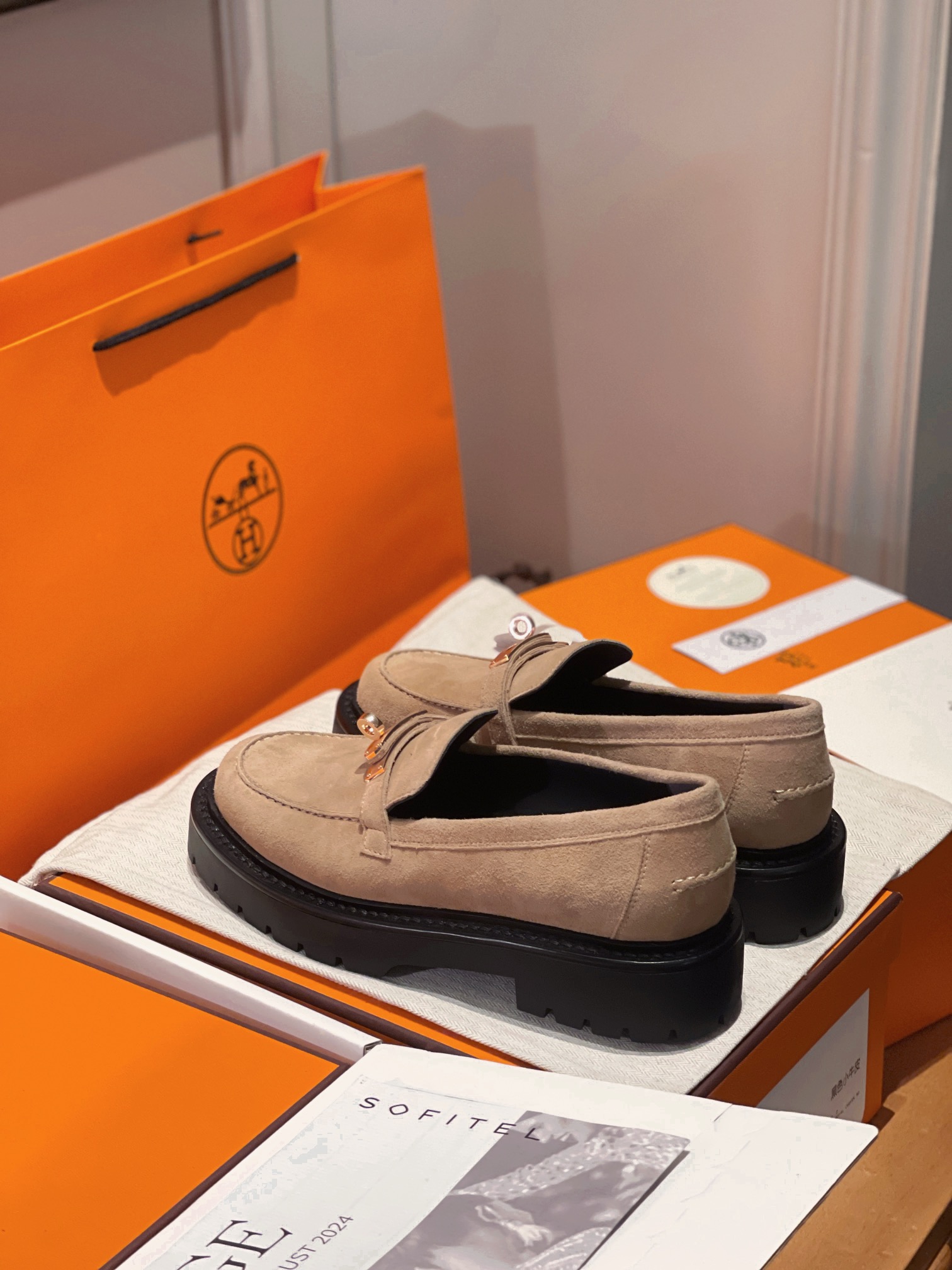 Hermès LCoNe Loafers: Classic Style with Kelly Buckle & Premium Leather 5 i1730974212 1000 2