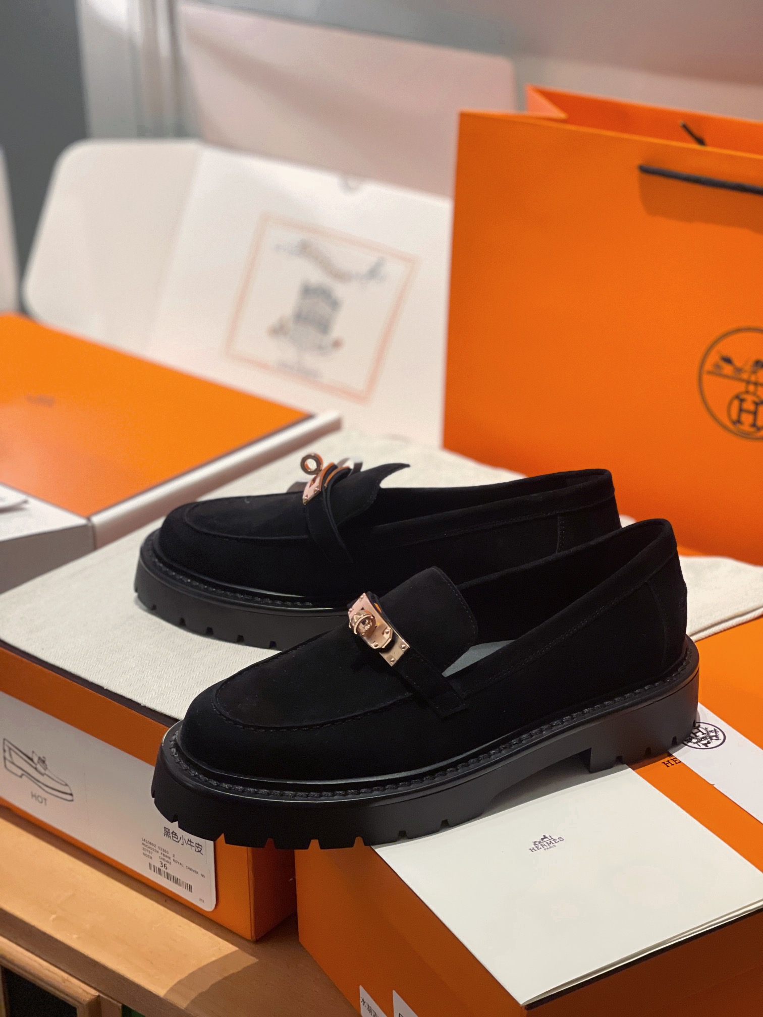 Hermès LCoNe Loafers: Classic Style with Kelly Buckle & Lightweight Sole 4 i1731056328 2943 2