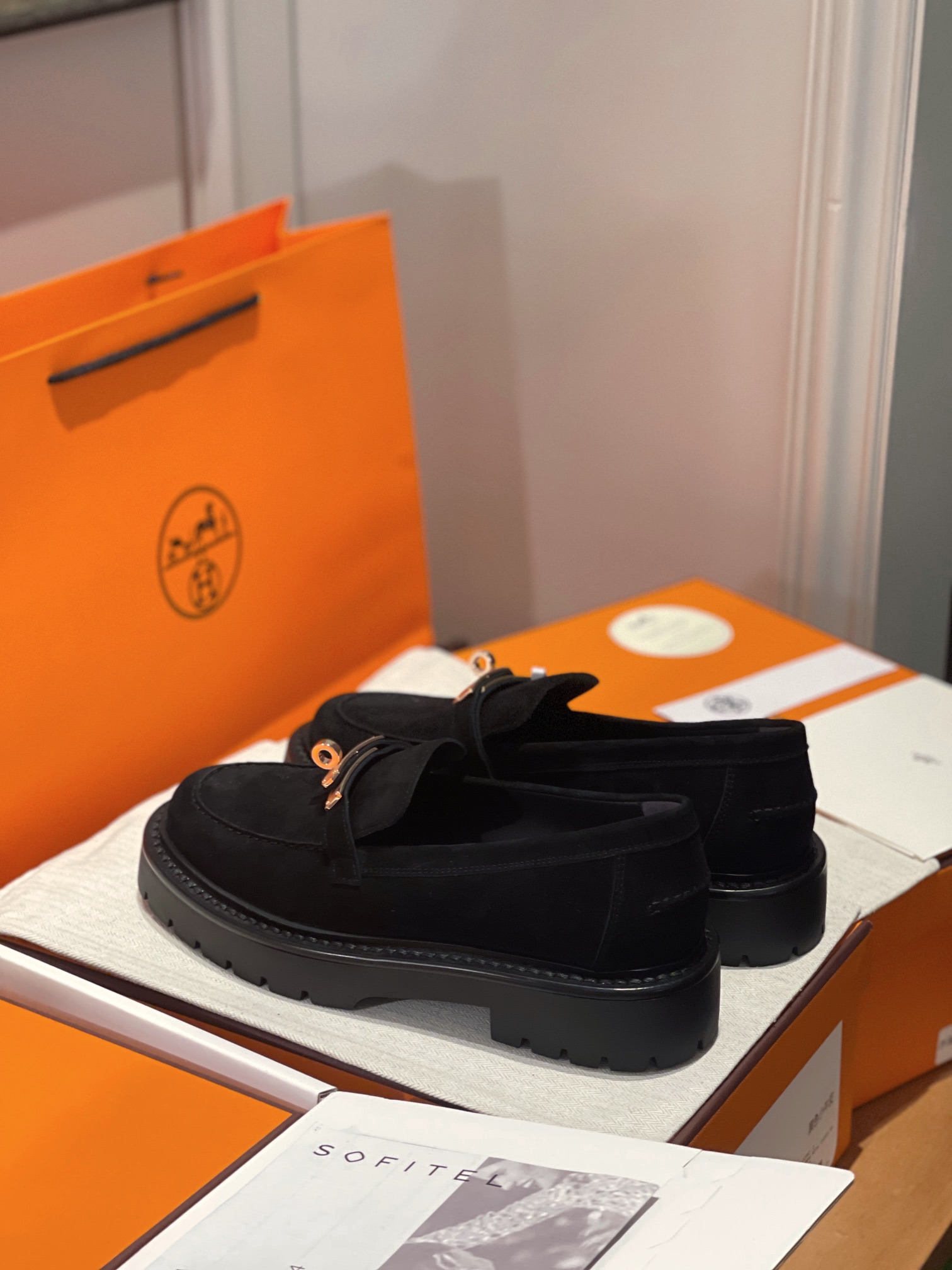 Hermès LCoNe Loafers: Classic Style with Kelly Buckle & Lightweight Sole 5 i1731056328 8133 3