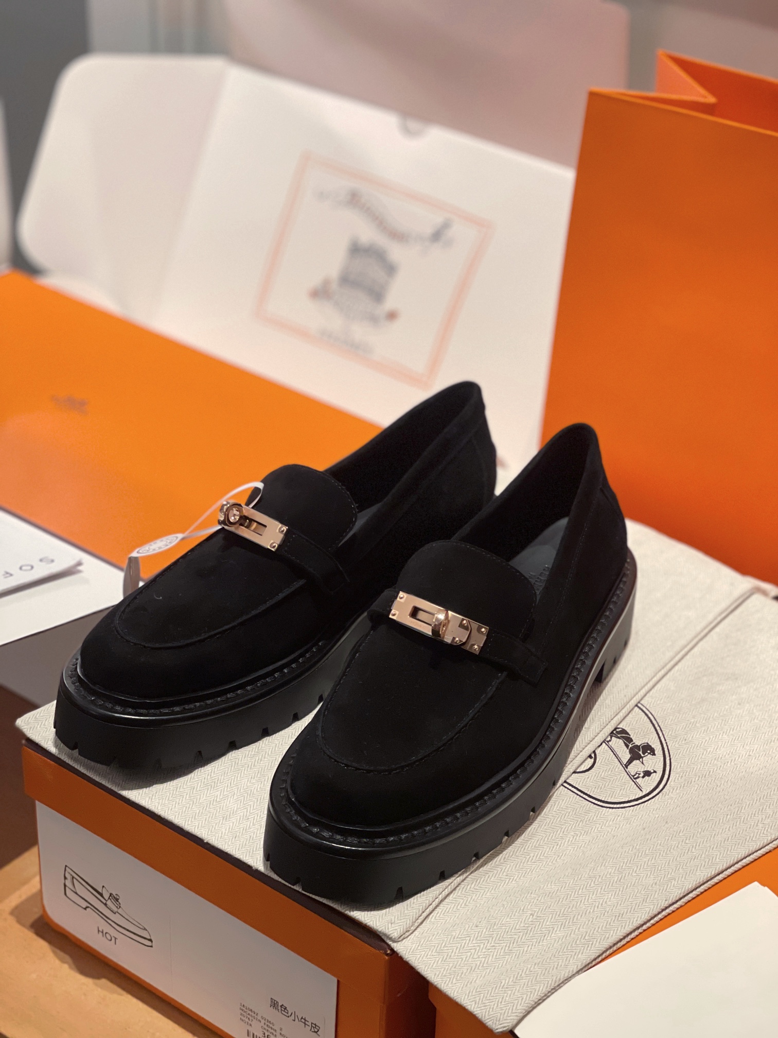 Hermès LCoNe Loafers: Classic Style with Kelly Buckle & Lightweight Sole 3 i1731056413 8081 0