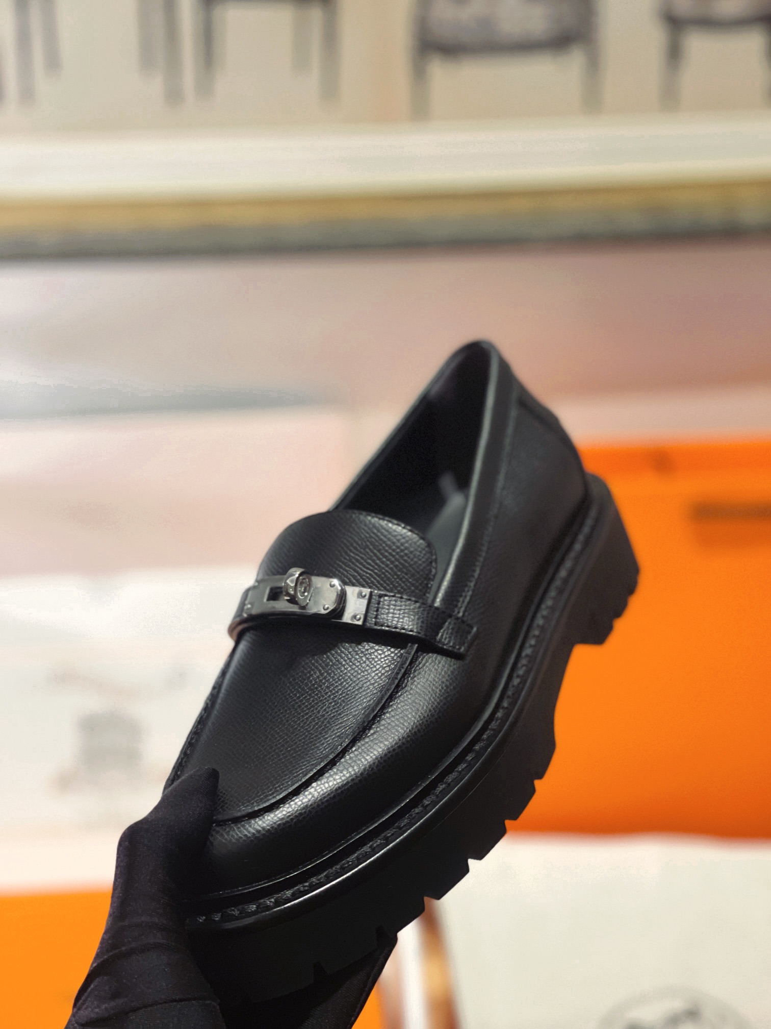 Hermès LCoNe Loafers: Classic Style for Autumn/Winter with Kelly Buckle 6 i1731122995 1541 7