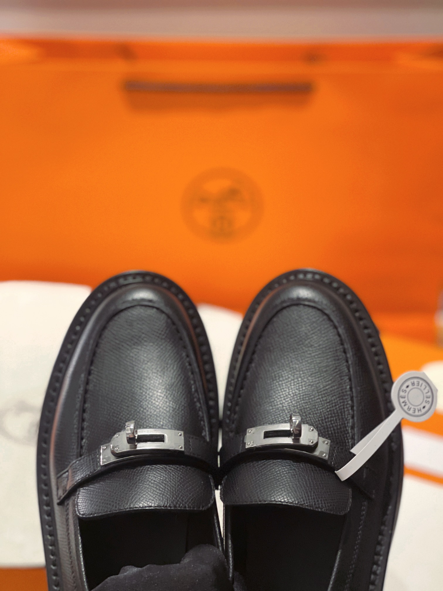 Hermès LCoNe Loafers: Classic Style for Autumn/Winter with Kelly Buckle 7 i1731122995 9135 4