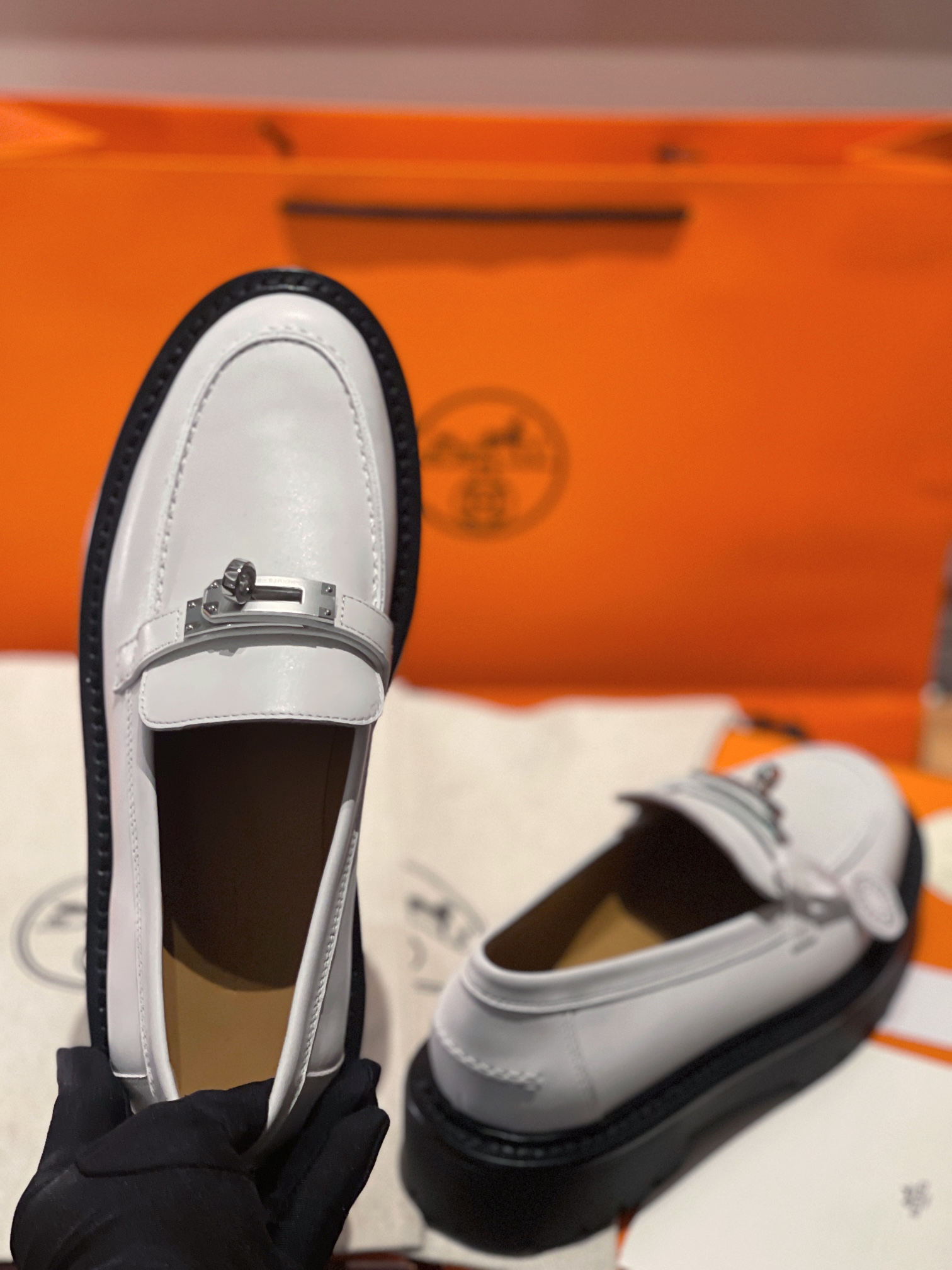 Hermès LCoNe Loafers: Classic Style for Autumn & Winter - Premium Leather 8 i1731140237 7733 0