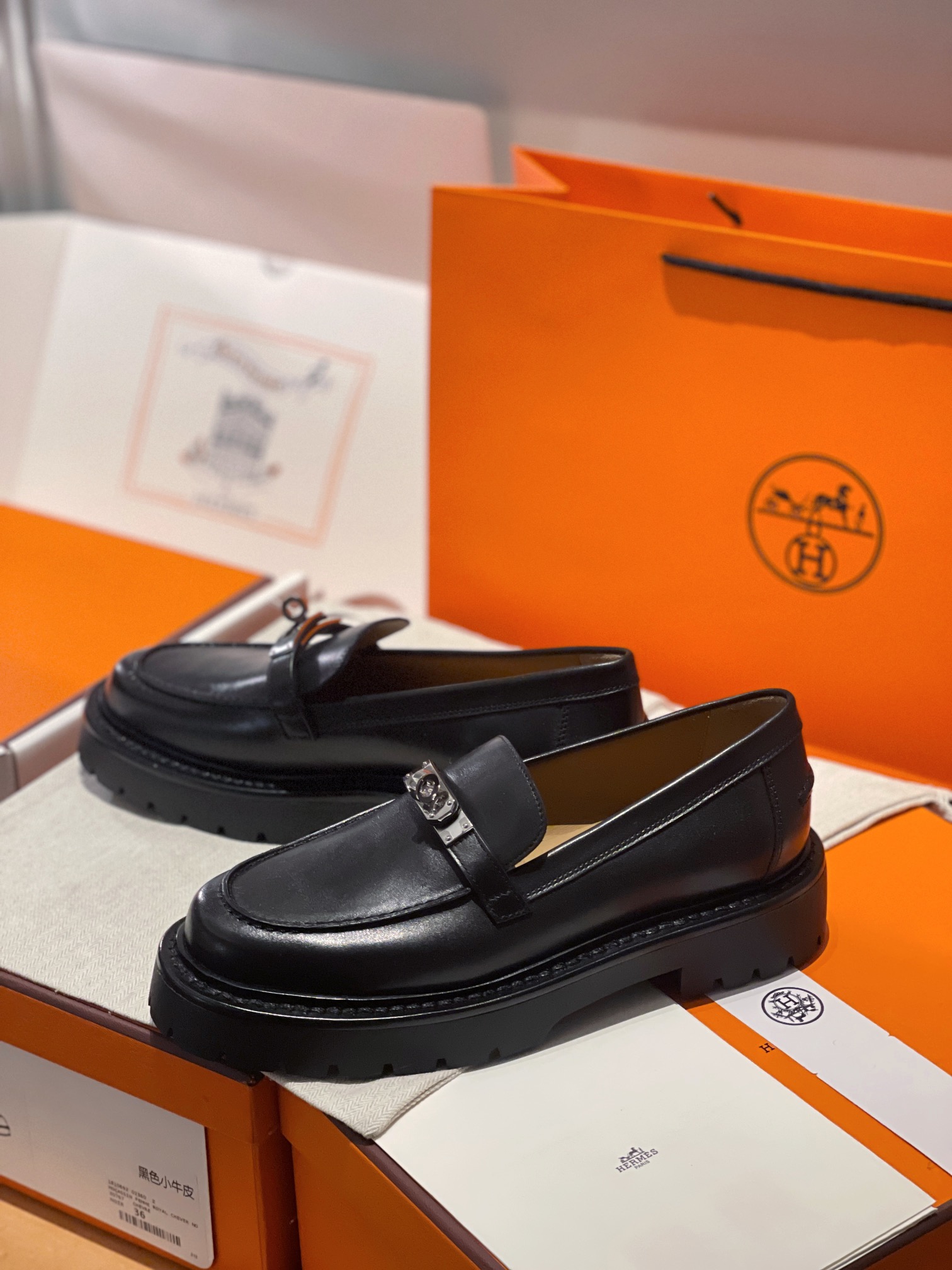 Hermès LCoNe Loafers: Classic Style with Kelly Buckle & Lightweight Sole 4 i1731220884 2115 5