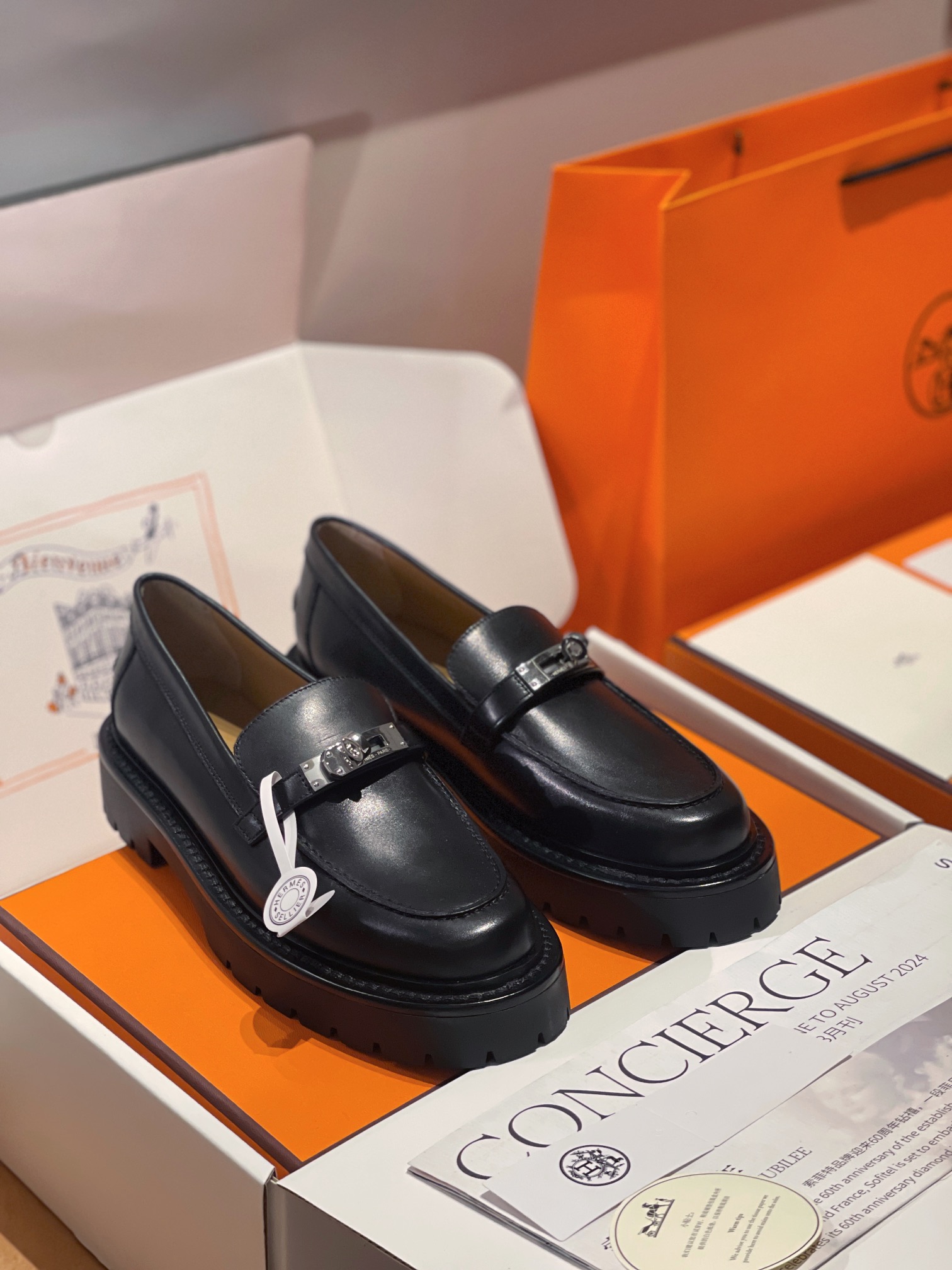 Hermès LCoNe Loafers: Classic Style with Kelly Buckle & Lightweight Sole 2 i1731220884 4688 4