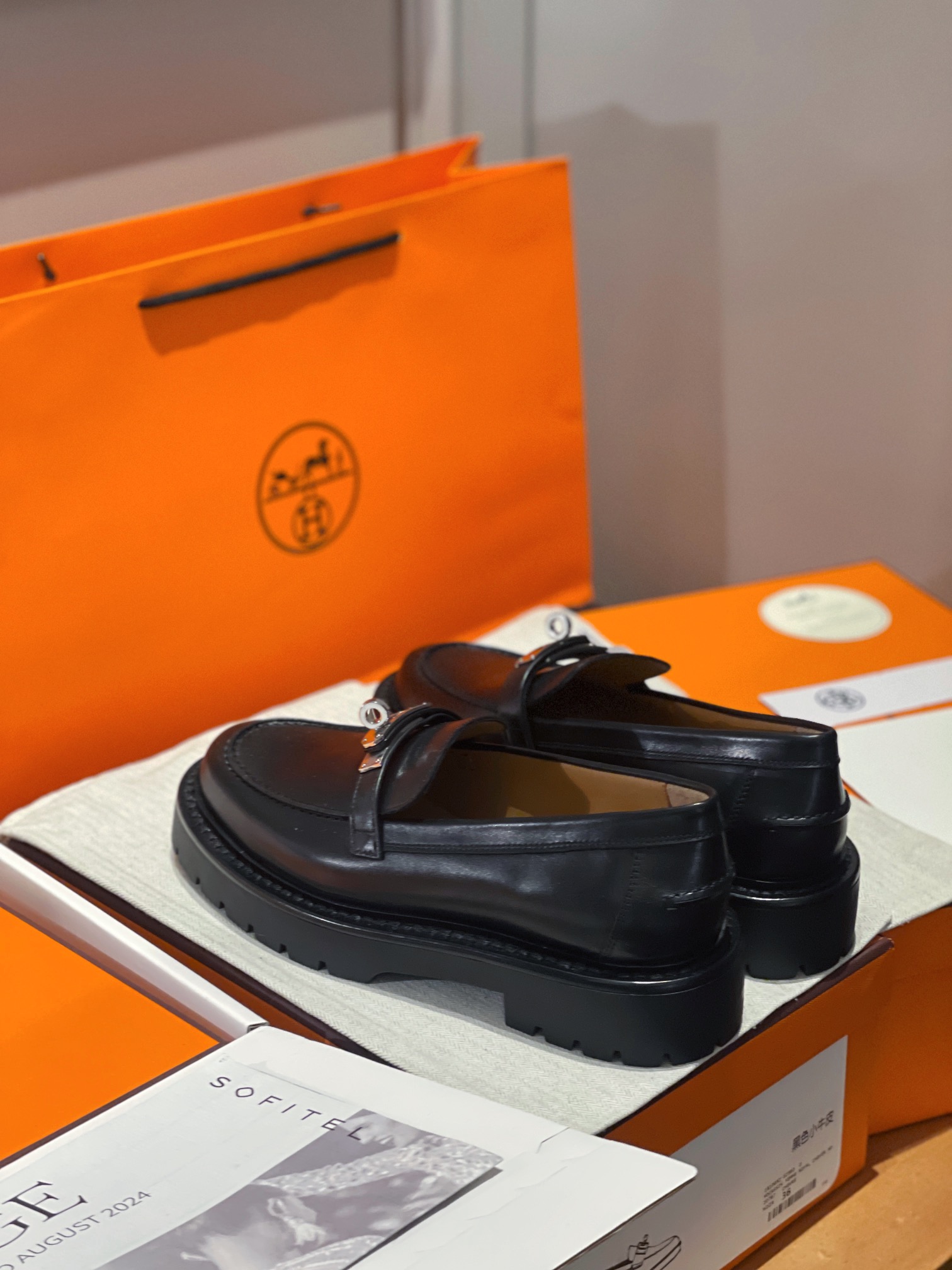 Hermès LCoNe Loafers: Classic Style with Kelly Buckle & Lightweight Sole 7 i1731244098 3959 1