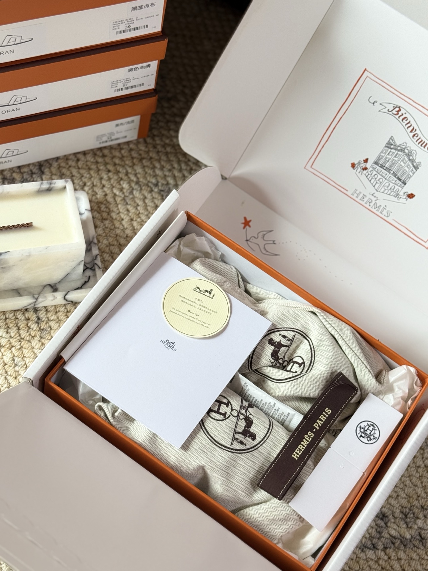 NO:483653,Packaging details, fur shoes19860909包装细节,毛毛鞋,Women's Shoes