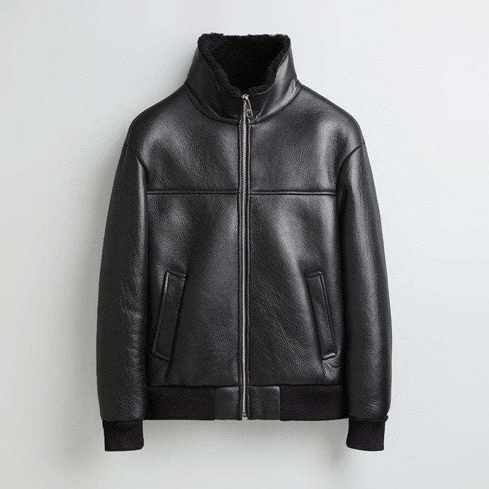 NO:741346,Leather Jacket - P's top luxury fur all-in-one jacket. An ultra-luxurious and heavy-weight piece of invincible equipment with extremely high configuration. Merino wool imported from Australia, sheep fur integrated structure, full range of environmentally friendly raw materials, the leather feels delicate, soft and luxurious, and the inner materials are unparalleled luxury. It draws on Australia's best wool material, skin-friendly SS+, and the thermal insulation coefficient is unquestionable. It achieves double warmth and has a very high cold protection index. With its unique attributes and functions, it can easily withstand wind, rain, snow and bad weather!  The whole body structure combines the tone of fashionable and casual shapes, the fashionable and retro stand-up collar design, and the whole body uses three-thread thick thread heavy craftsmanship. This splicing and stitching is more neat in the senses, making the splicing more solid. Every detail is very attractive, and the typical triangle details are embellished, which excellently inherits the soul elements of the jacket shape. The three lines above outline the coordination of the whole piece of clothing, enriching the visual sense of the picture!  !  The details are exquisite and impeccable. Every detail demonstrates the exquisite craftsmanship. The fusion and superposition of various craft elements enhance the overall value and luxury. The upper body effect is full of aura and the cold-proof equipment with strong styling sense!  !  Sizes 48–56,,jackets & coats,leather jacket,sheepskin,Top Customize119860909皮衣- Ｐ家顶级奢华皮毛一体外套.超奢华重磅的一款无敌装备,配置极高,澳洲进口的美丽奴羊毛,绵羊皮毛一体构造,全线环保原料,皮感细腻柔软奢华,内里用料无敌奢华,汲取了澳洲最上乘的羊毛材质,亲肤性SS+,保暖系数毋庸置疑,达到双重保暖,御寒指数极高,以独特的属性功能,可以轻松抵抗风雨雪恶劣天气！ 通体的构造复合时尚休闲形态的调调,时髦且复古的立领设计,全身使用三线粗线重工艺,在感官上这种拼接辑线更加整齐,使拼接处更加牢固.每一处细节都非常具有看点,典型的三角牌细节点缀,极好的沿袭了冲锋衣造型灵魂元素,上面三线条勾勒了整件衣服的协调感,丰富了即视的画面感！！ 细节匠心考究,无可挑剔,每一处彰显了工艺的精湛,多种工艺元素的融合叠加,提升了整体的价值和奢华感,上身效果气场十足,造型感极强的御寒装备！！ 尺码48–56,,jackets & coats,leather jacket,sheepskin,Top Customize1,Men's clothing