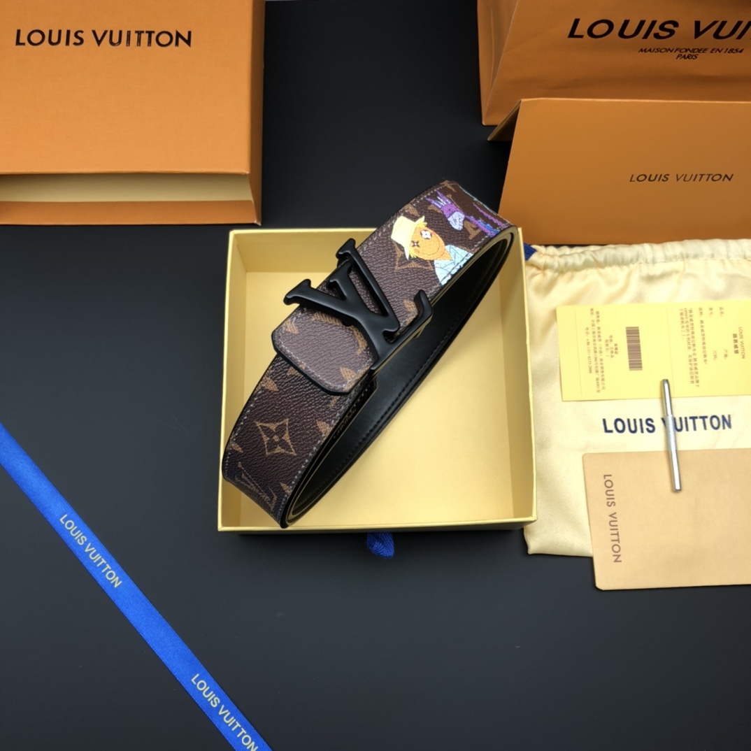 Louis Vuitton Reversible Belt with NFC Chip, Designer Fashion Accessory