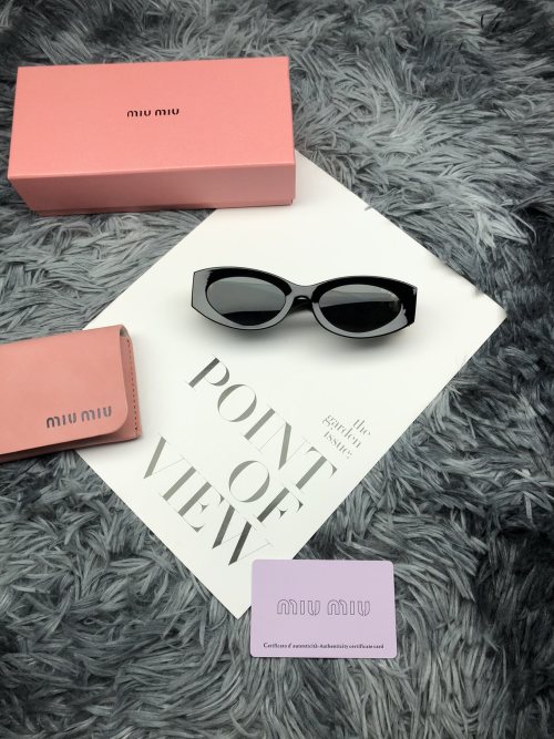Miu Miu Sunglasses - Timeless Classic, Ultimate Style, Complete Packaging 1 Miu Miu Sunglasses - Timeless Classic, Ultimate Style, Complete Packaging