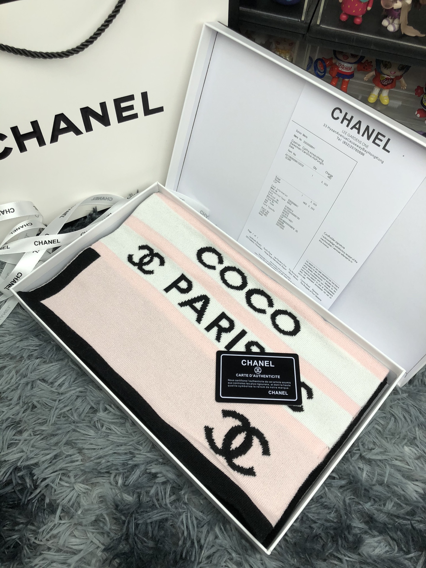 Chanel Shop
 Scarf