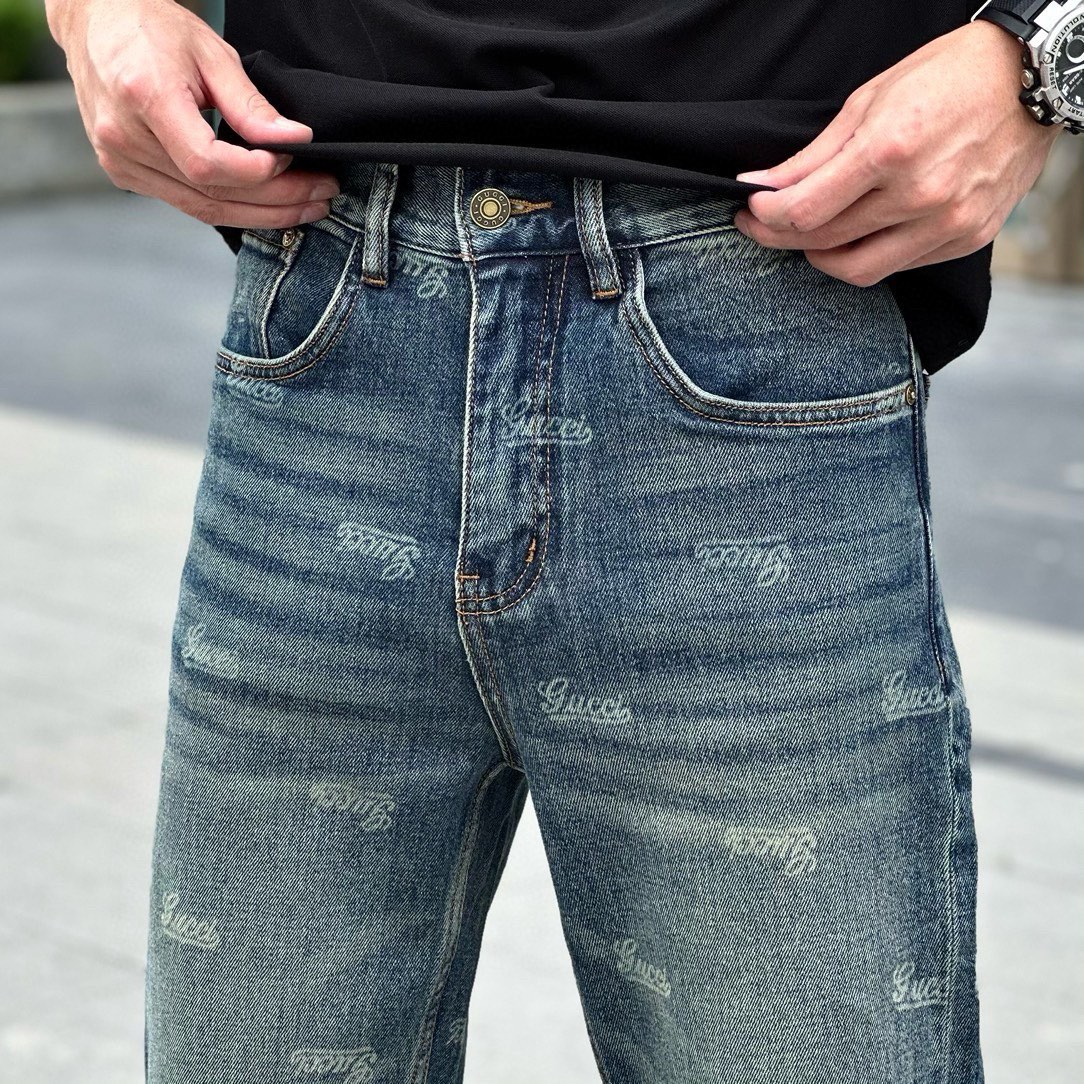 ￼ 新款现货上市🔥🔥🔥🔥原单阔腿裤👖超级定制款，原版五金，超级重工工艺，版型超赞👍细节做工无可挑剔！款式