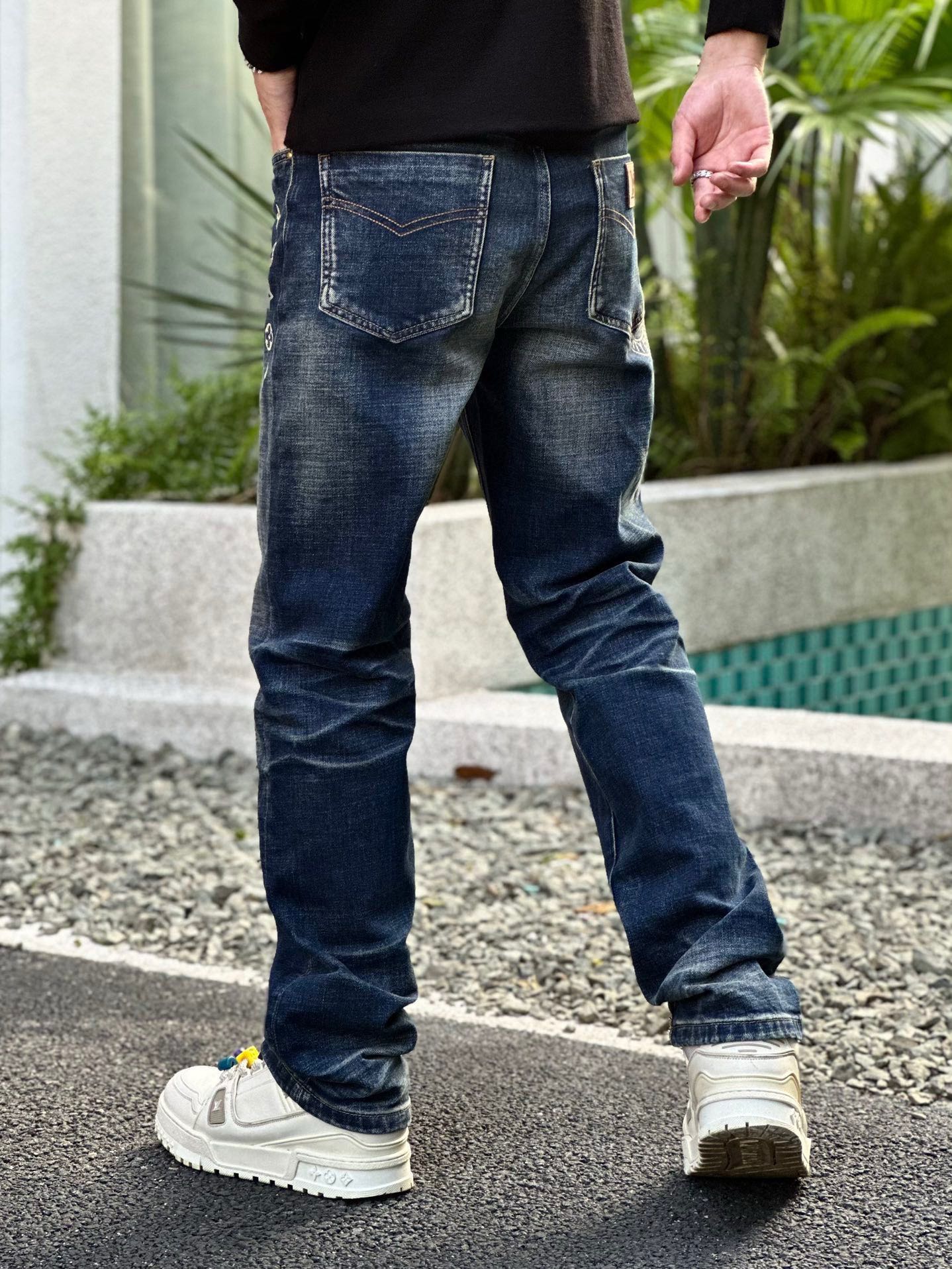 直筒裤新款🔥现货🔥🔥原单直筒裤，超级定制，重工工艺，版型超赞👍🏻喜欢赶紧下单，尺码：S M L XL 2