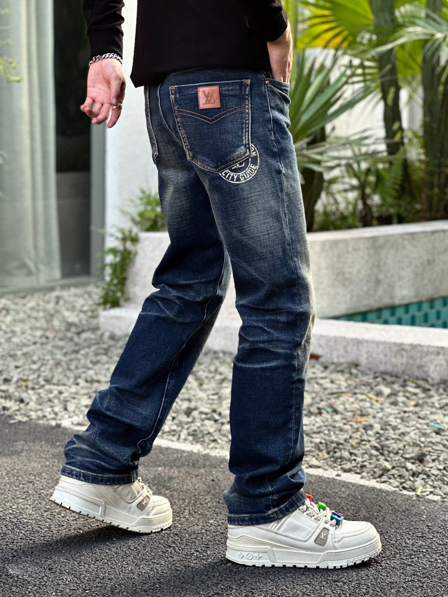 直筒裤新款🔥现货🔥🔥原单直筒裤，超级定制，重工工艺，版型超赞👍🏻喜欢赶紧下单，尺码：S M L XL 2