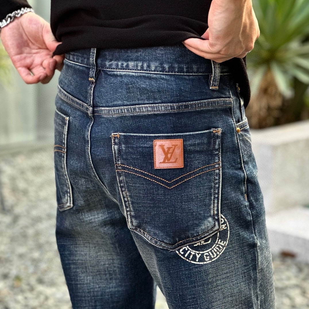 直筒裤新款🔥现货🔥🔥原单直筒裤，超级定制，重工工艺，版型超赞👍🏻喜欢赶紧下单，尺码：S M L XL 2