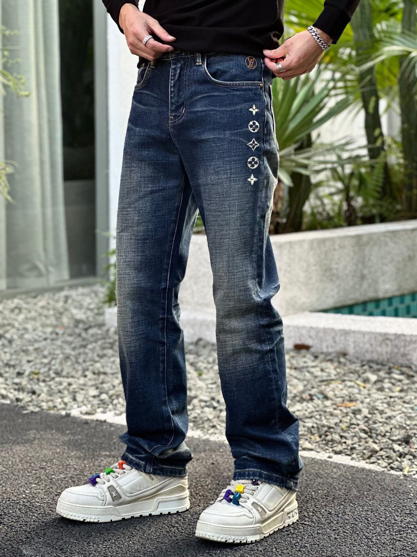 直筒裤新款🔥现货🔥🔥原单直筒裤，超级定制，重工工艺，版型超赞👍🏻喜欢赶紧下单，尺码：S M L XL 2