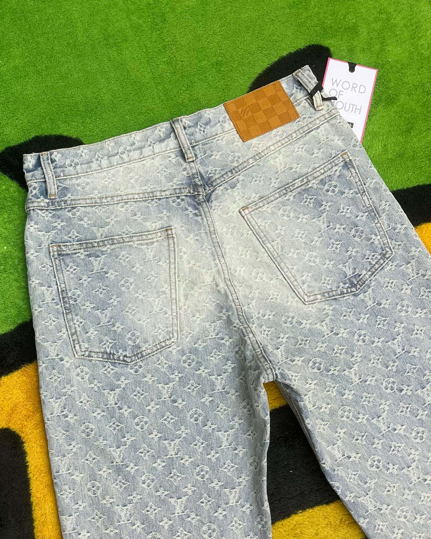  最新款，直筒阔腿裤牛仔裤👖超级定制款，原版五金，超级重工工艺，版型超赞👍细节做工无可挑剔！款式不挑人，