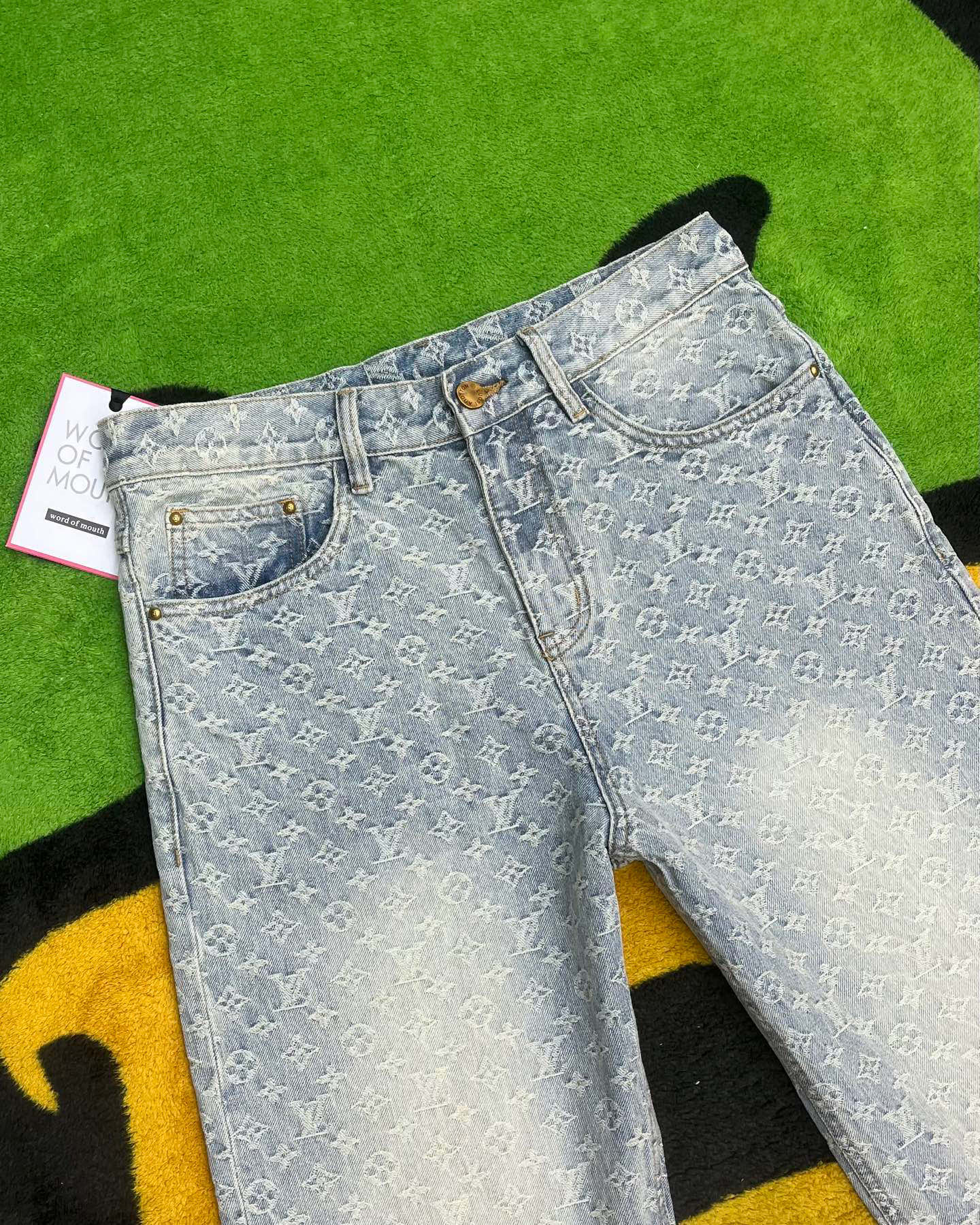 最新款，直筒阔腿裤牛仔裤👖超级定制款，原版五金，超级重工工艺，版型超赞👍细节做工无可挑剔！款式不挑人，