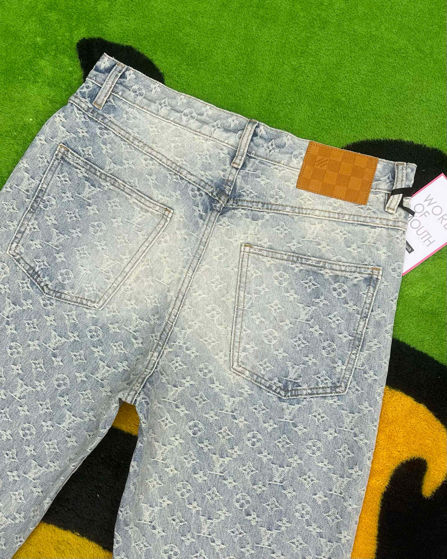  最新款，直筒阔腿裤牛仔裤👖超级定制款，原版五金，超级重工工艺，版型超赞👍细节做工无可挑剔！款式不挑人，