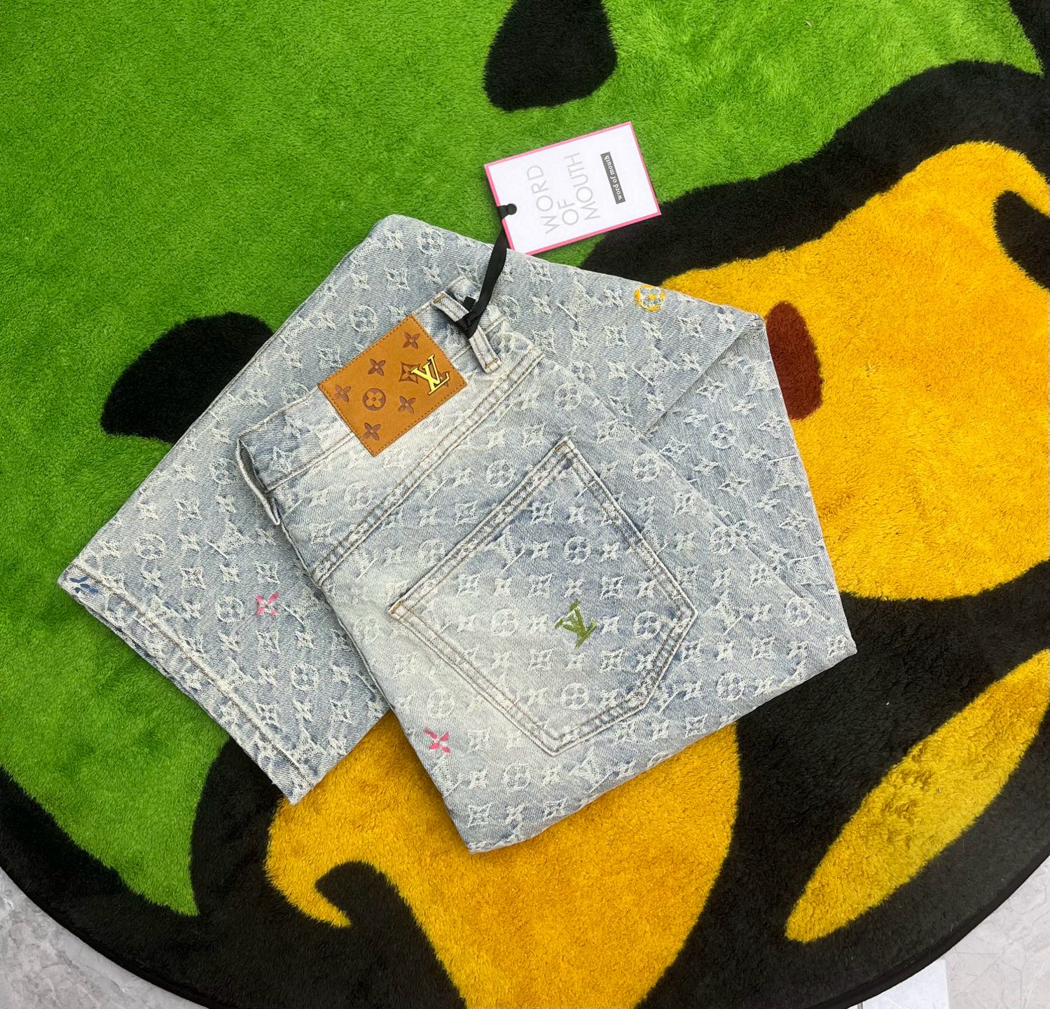  最新款，直筒阔腿裤牛仔裤👖超级定制款，原版五金，超级重工工艺，版型超赞👍细节做工无可挑剔！款式不挑人，