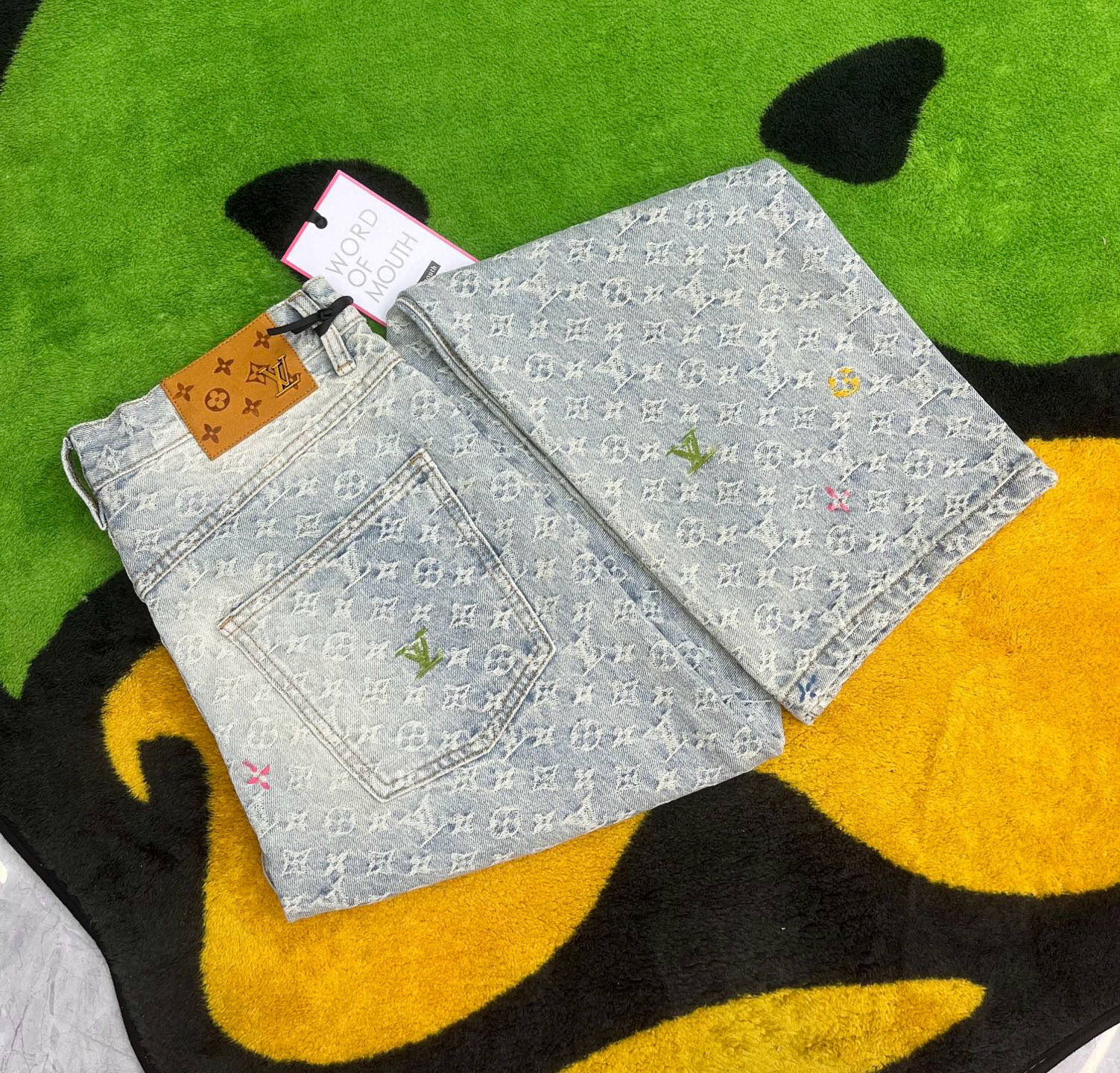  最新款，直筒阔腿裤牛仔裤👖超级定制款，原版五金，超级重工工艺，版型超赞👍细节做工无可挑剔！款式不挑人，