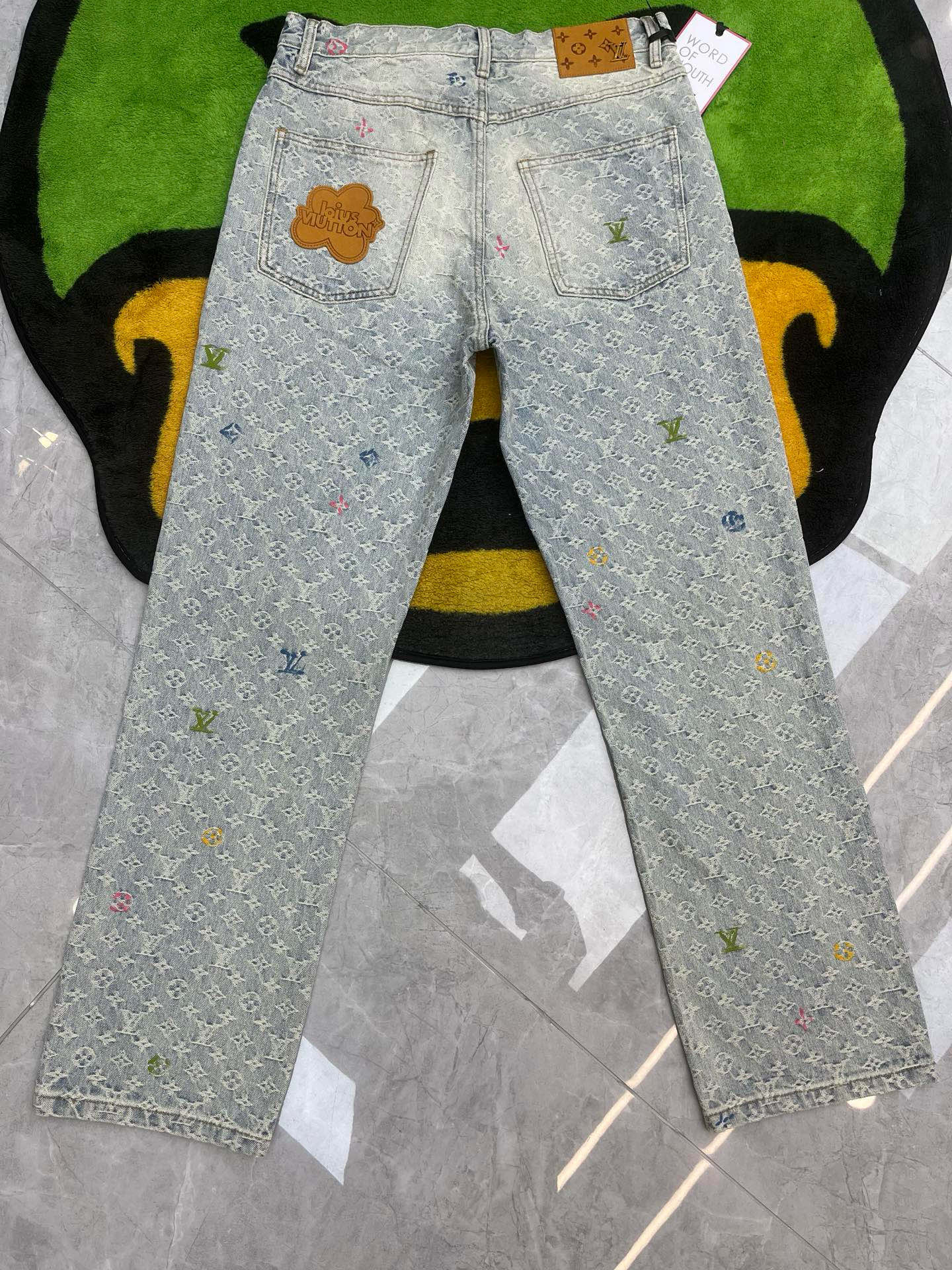  最新款，直筒阔腿裤牛仔裤👖超级定制款，原版五金，超级重工工艺，版型超赞👍细节做工无可挑剔！款式不挑人，