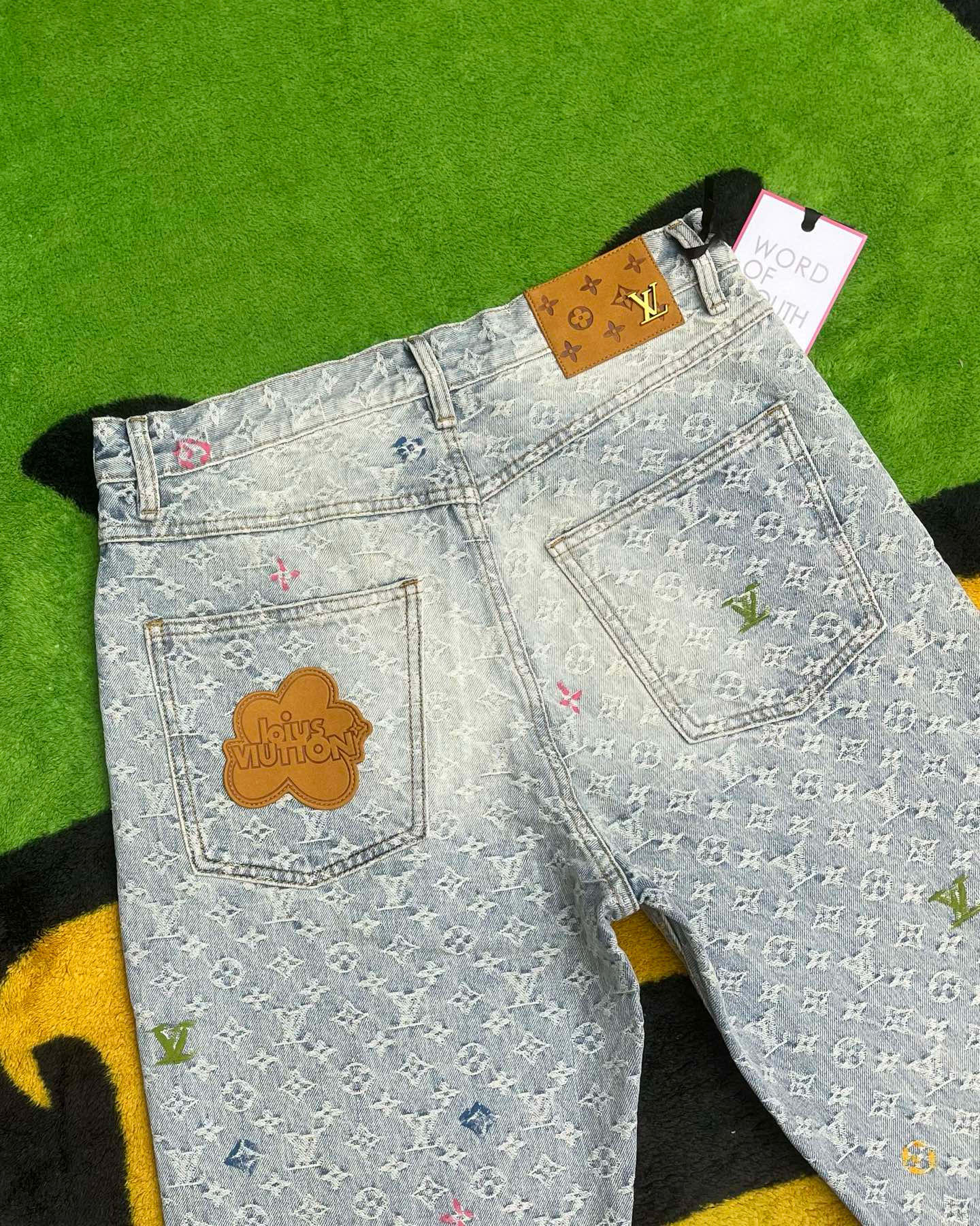  最新款，直筒阔腿裤牛仔裤👖超级定制款，原版五金，超级重工工艺，版型超赞👍细节做工无可挑剔！款式不挑人，