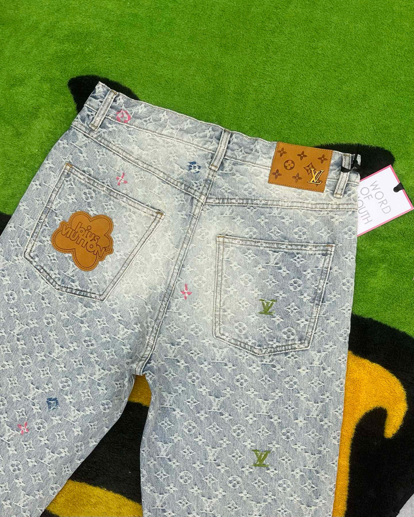  最新款，直筒阔腿裤牛仔裤👖超级定制款，原版五金，超级重工工艺，版型超赞👍细节做工无可挑剔！款式不挑人，
