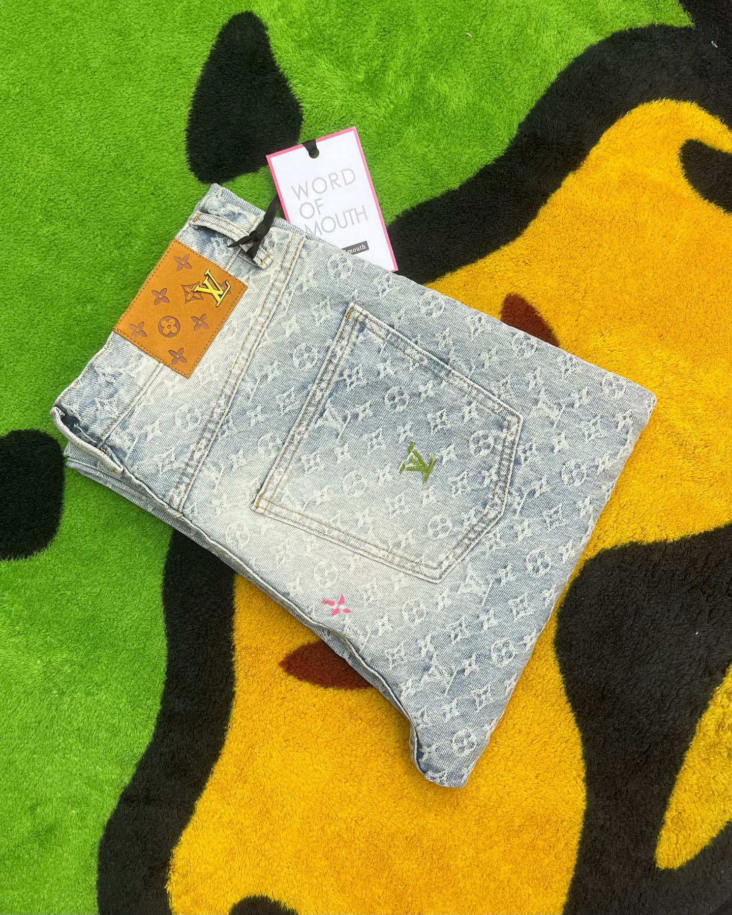  最新款，直筒阔腿裤牛仔裤👖超级定制款，原版五金，超级重工工艺，版型超赞👍细节做工无可挑剔！款式不挑人，