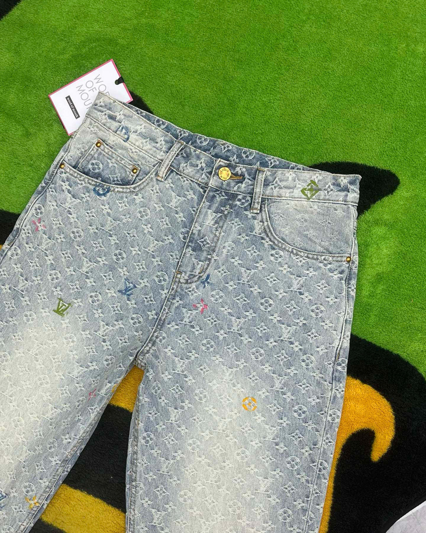  最新款，直筒阔腿裤牛仔裤👖超级定制款，原版五金，超级重工工艺，版型超赞👍细节做工无可挑剔！款式不挑人，