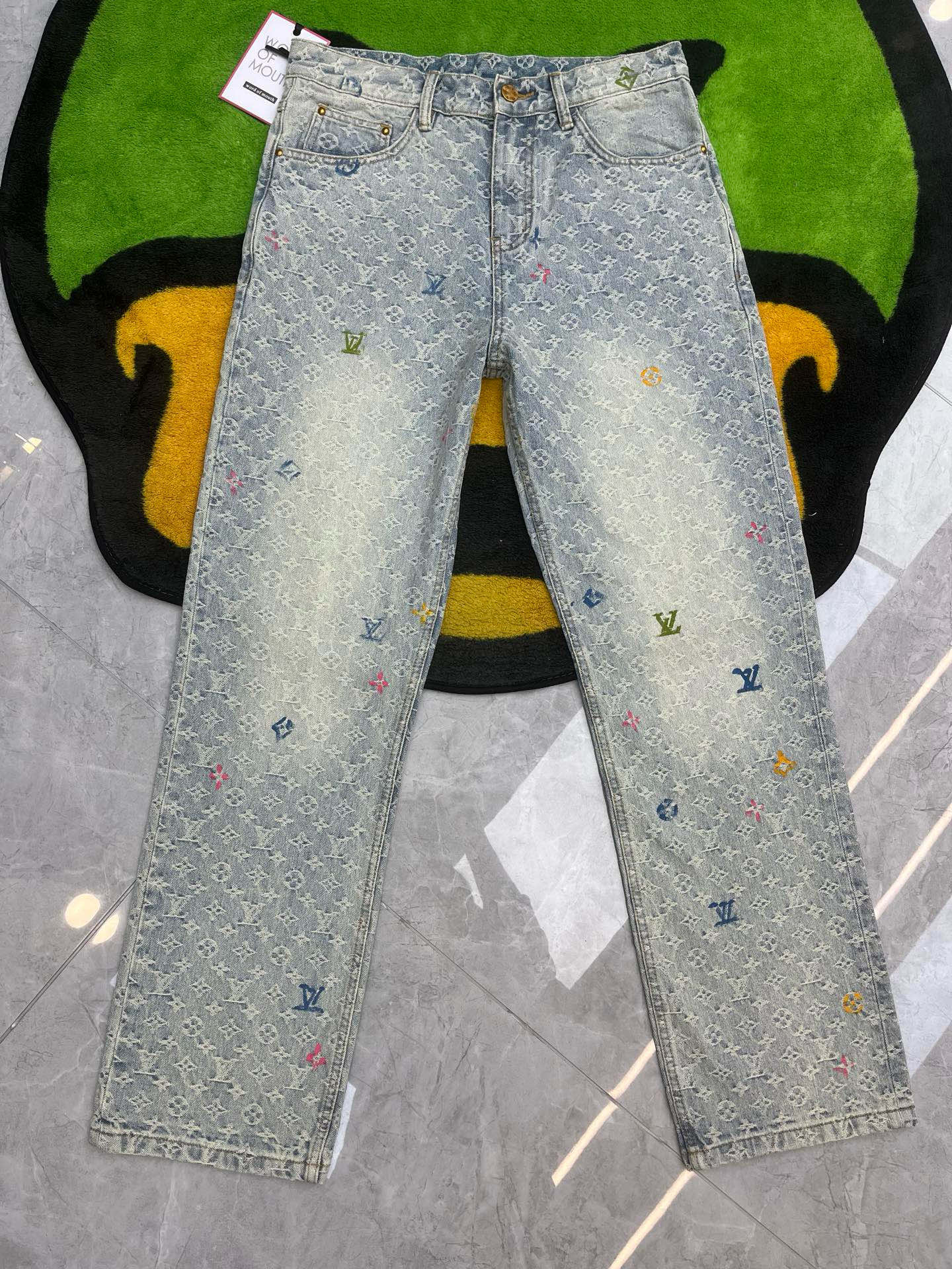  最新款，直筒阔腿裤牛仔裤👖超级定制款，原版五金，超级重工工艺，版型超赞👍细节做工无可挑剔！款式不挑人，