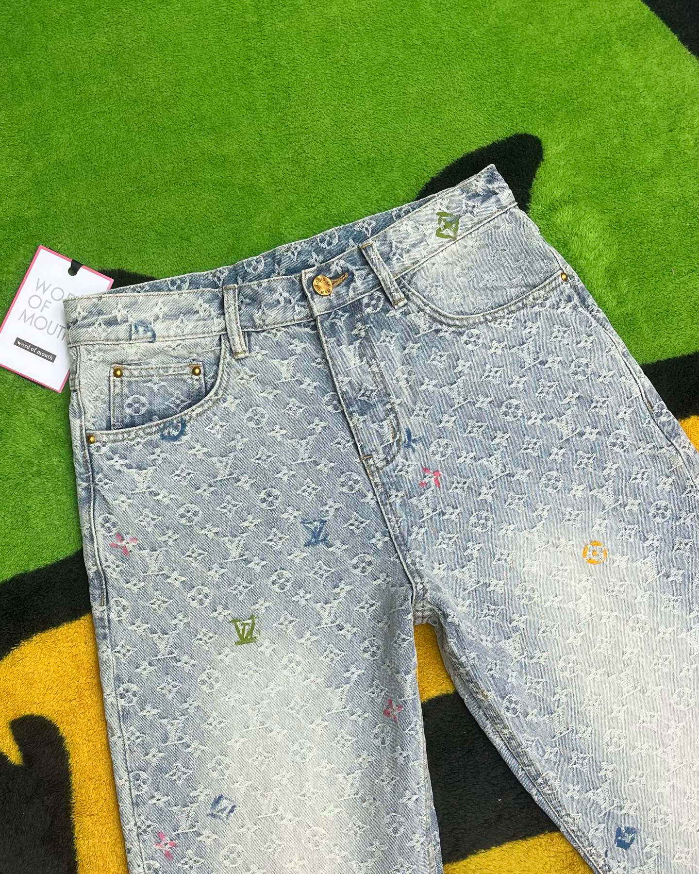  最新款，直筒阔腿裤牛仔裤👖超级定制款，原版五金，超级重工工艺，版型超赞👍细节做工无可挑剔！款式不挑人，